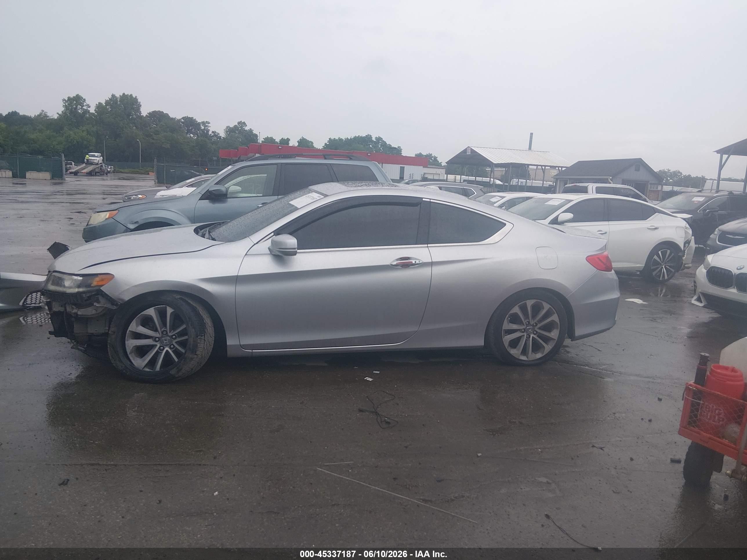 2013 Honda Accord Ex-l V-6 White vin: 1HGCT2B88DA013129