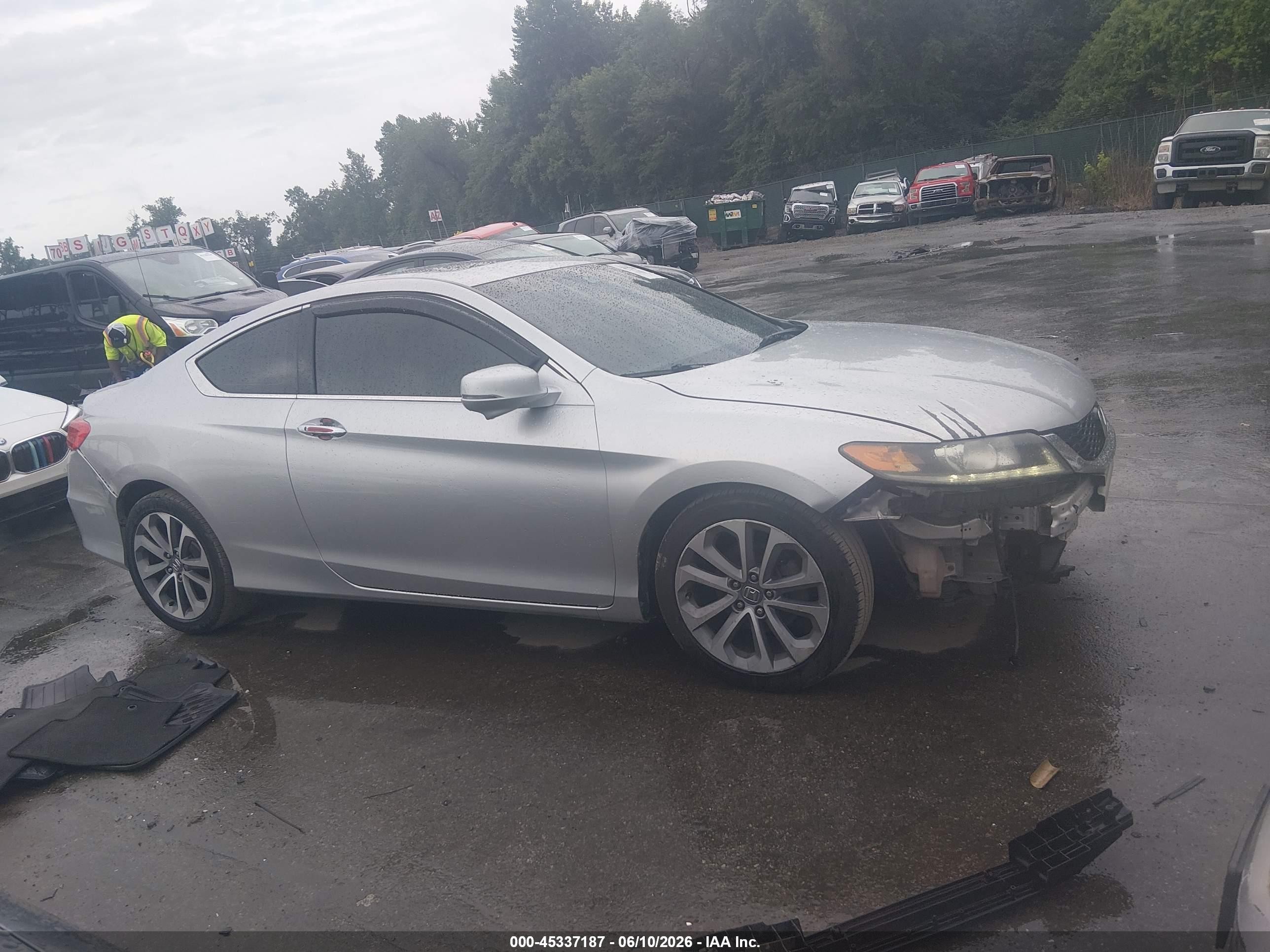 2013 Honda Accord Ex-l V-6 White vin: 1HGCT2B88DA013129