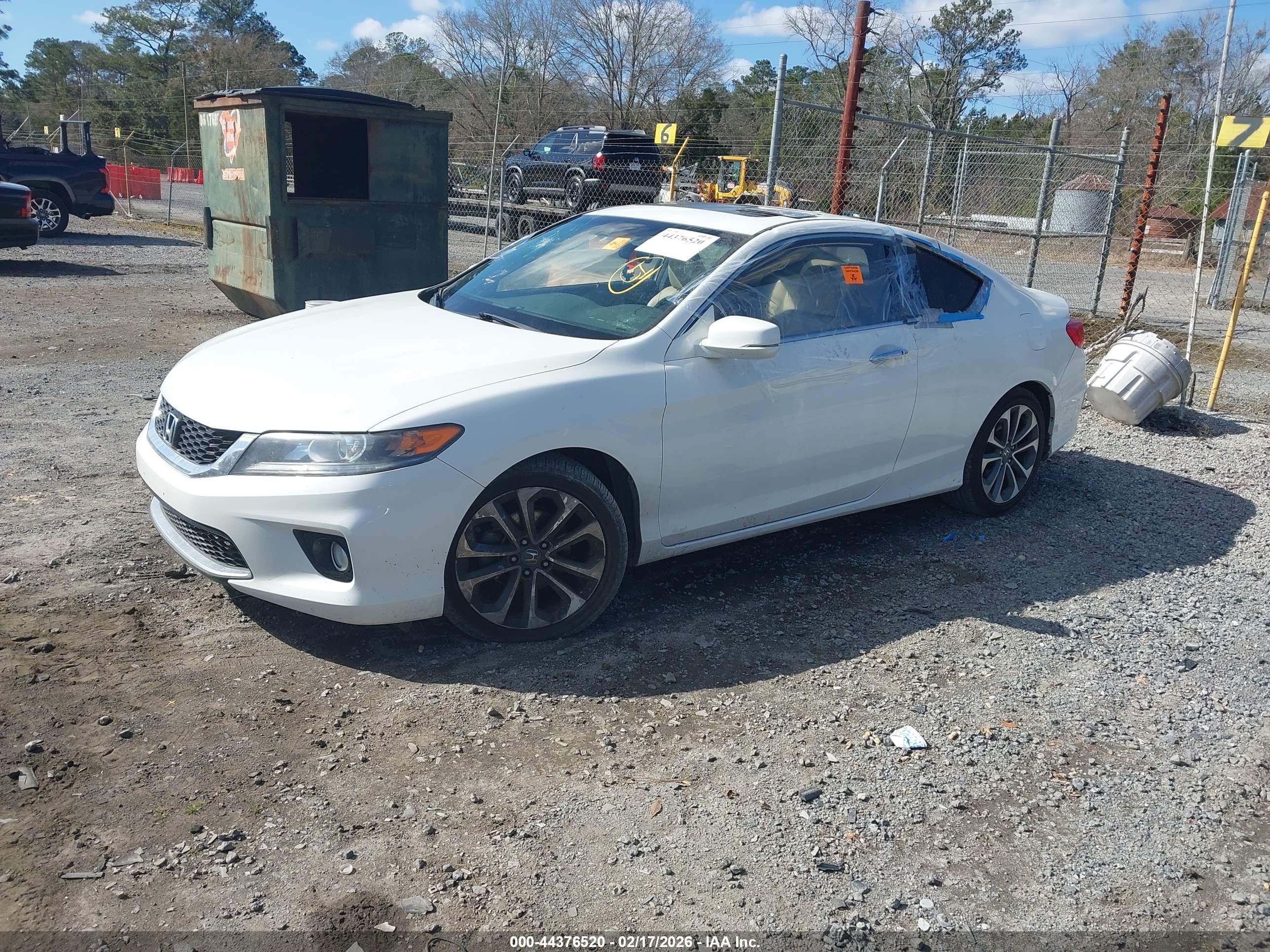 2013 Honda Accord Ex-l V-6 White vin: 1HGCT2B8XDA009700