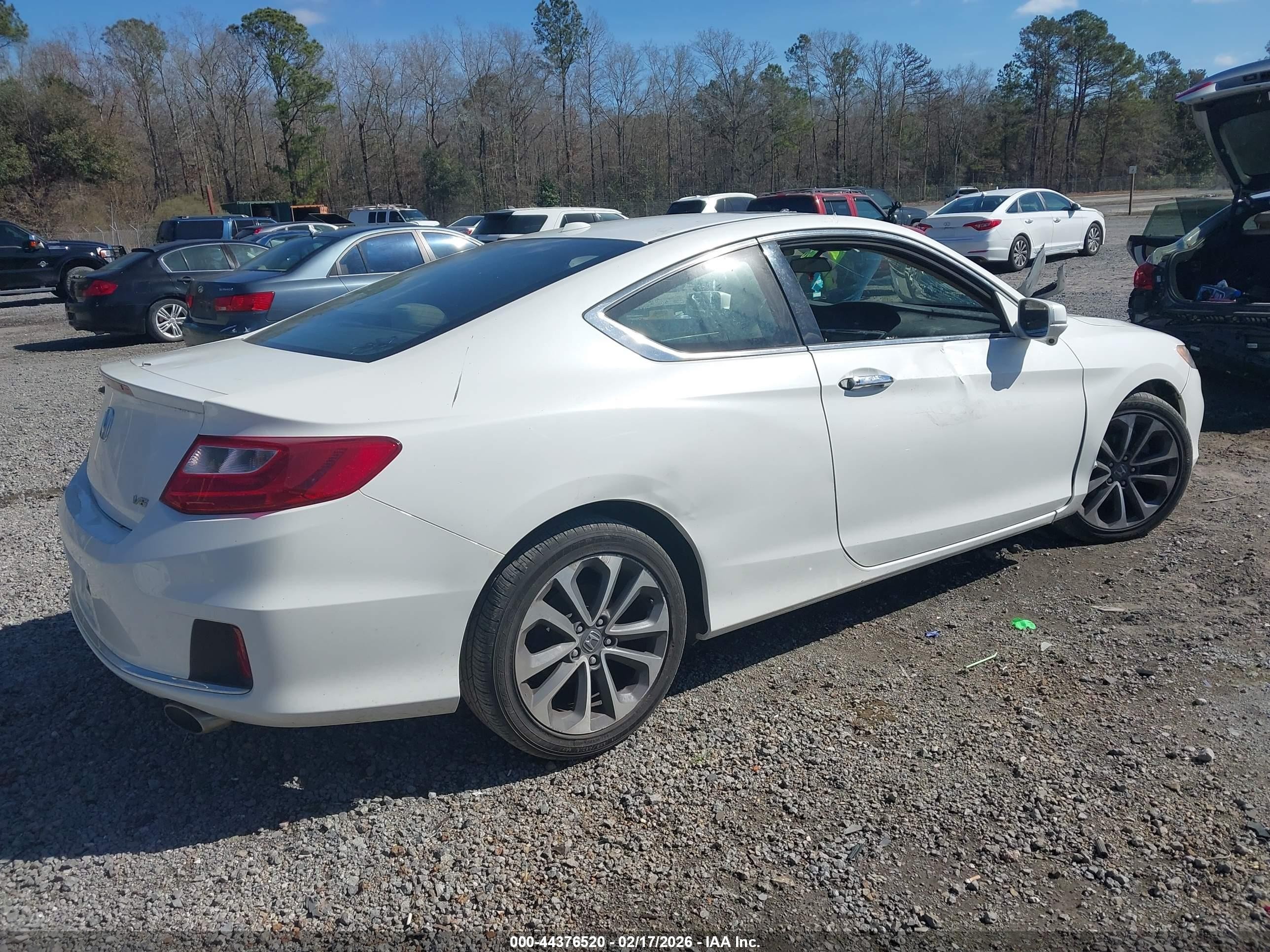 2013 Honda Accord Ex-l V-6 White vin: 1HGCT2B8XDA009700