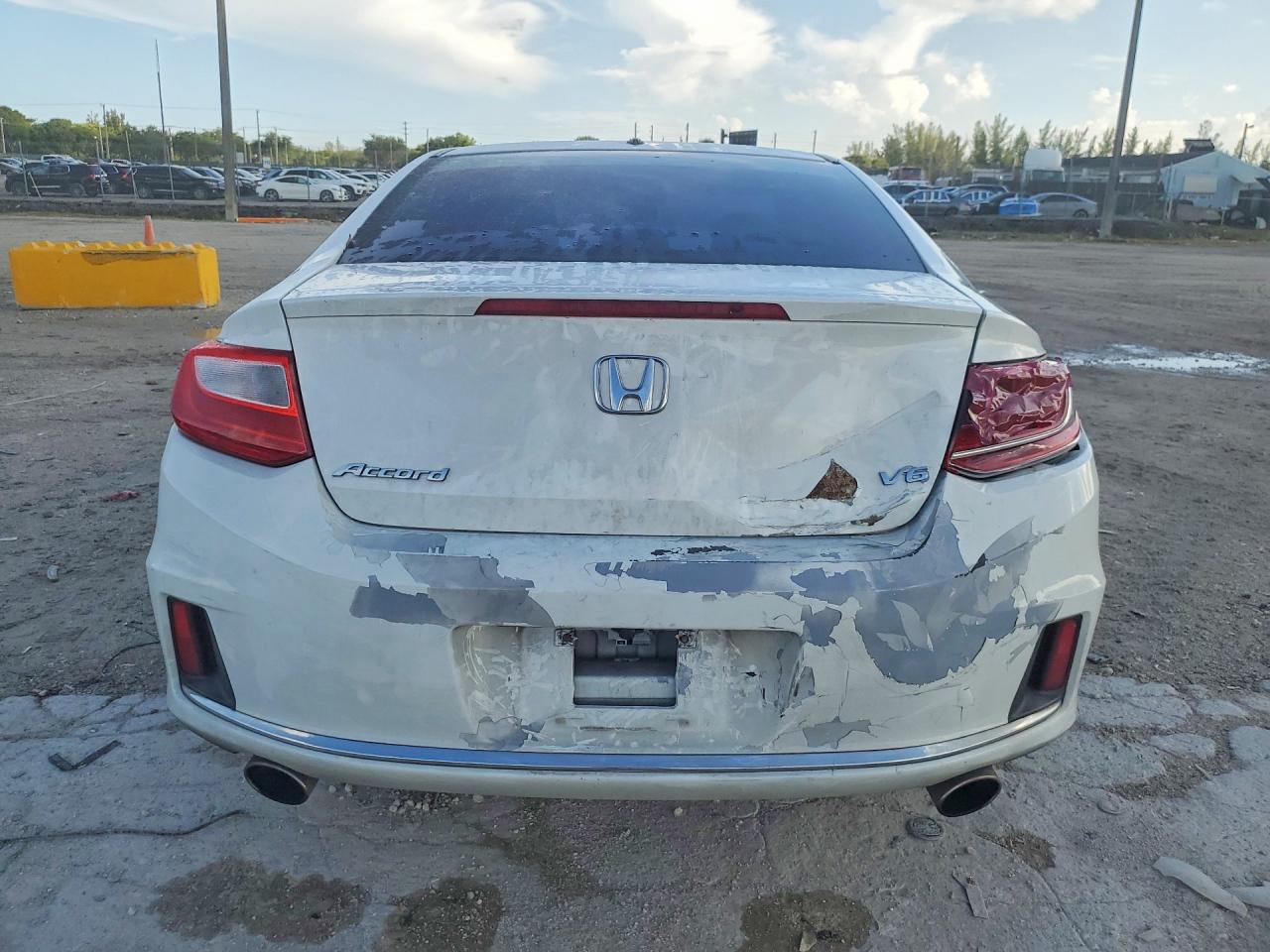 2013 Honda Accord Exl White vin: 1HGCT2B8XDA010149