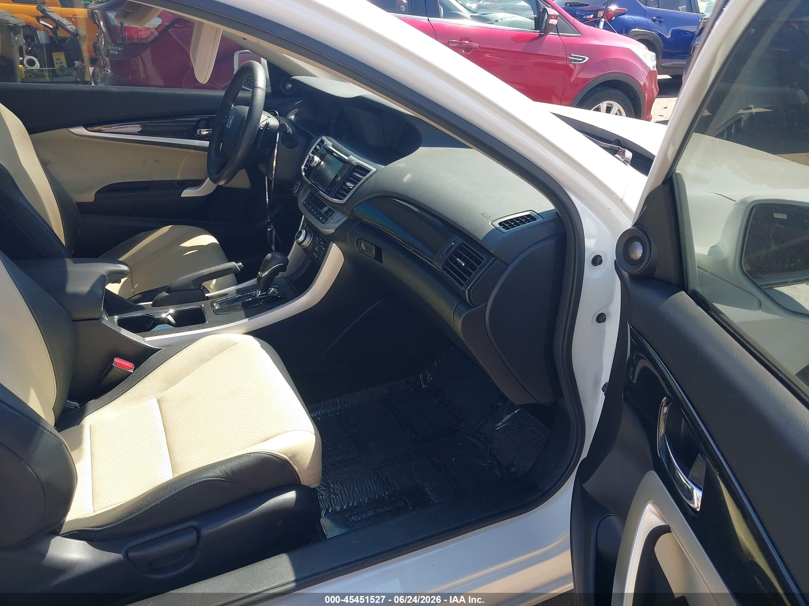 2014 Honda Accord Ex-l V-6 White vin: 1HGCT2B8XEA003302