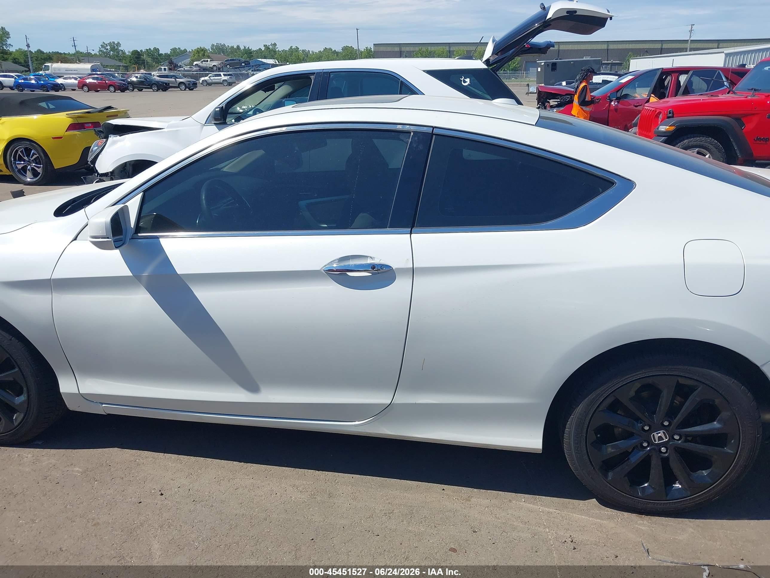 2014 Honda Accord Ex-l V-6 White vin: 1HGCT2B8XEA003302