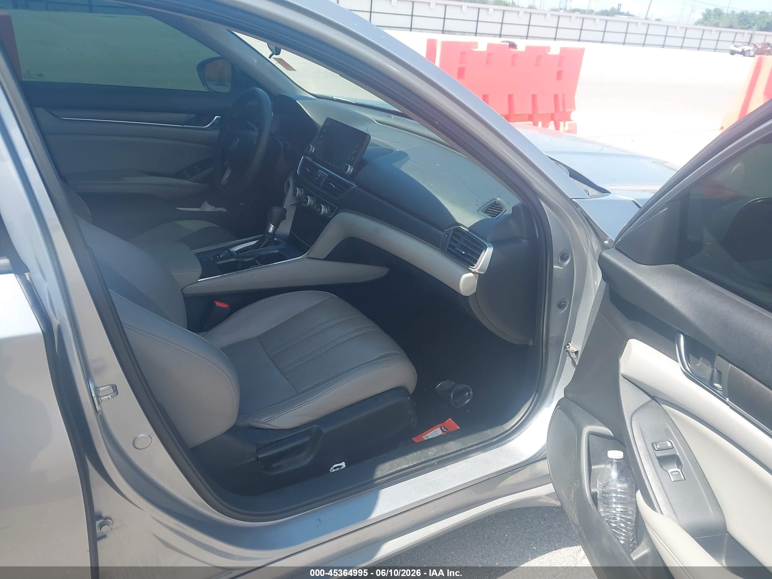 2019 Honda Accord Lx Silver vin: 1HGCV1F10KA020073