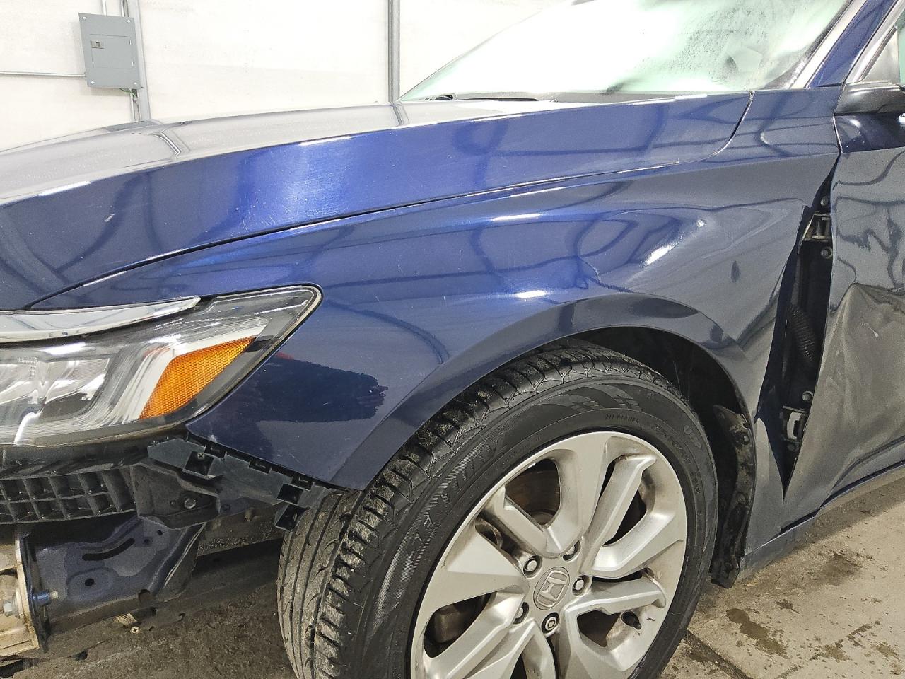 2019 Honda Accord Lx Blue vin: 1HGCV1F10KA150984 Damage: Left Front Fender, Dent(S) W/No Paint Dmg, > 12 Inches