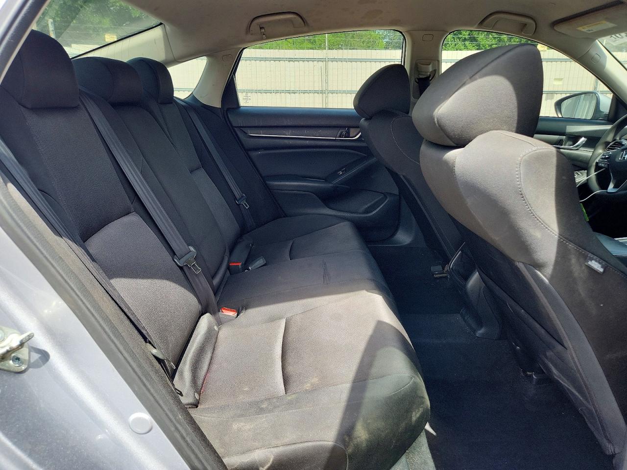 2018 Honda Accord Lx Silver vin: 1HGCV1F12JA082315