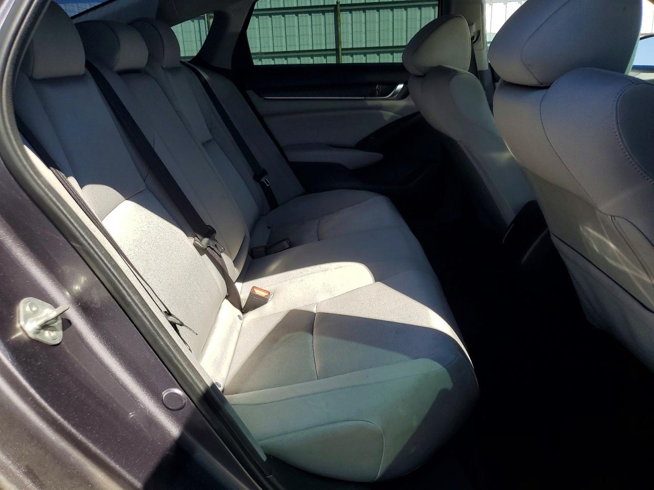 2018 Honda Accord Lx Gray vin: 1HGCV1F12JA252429