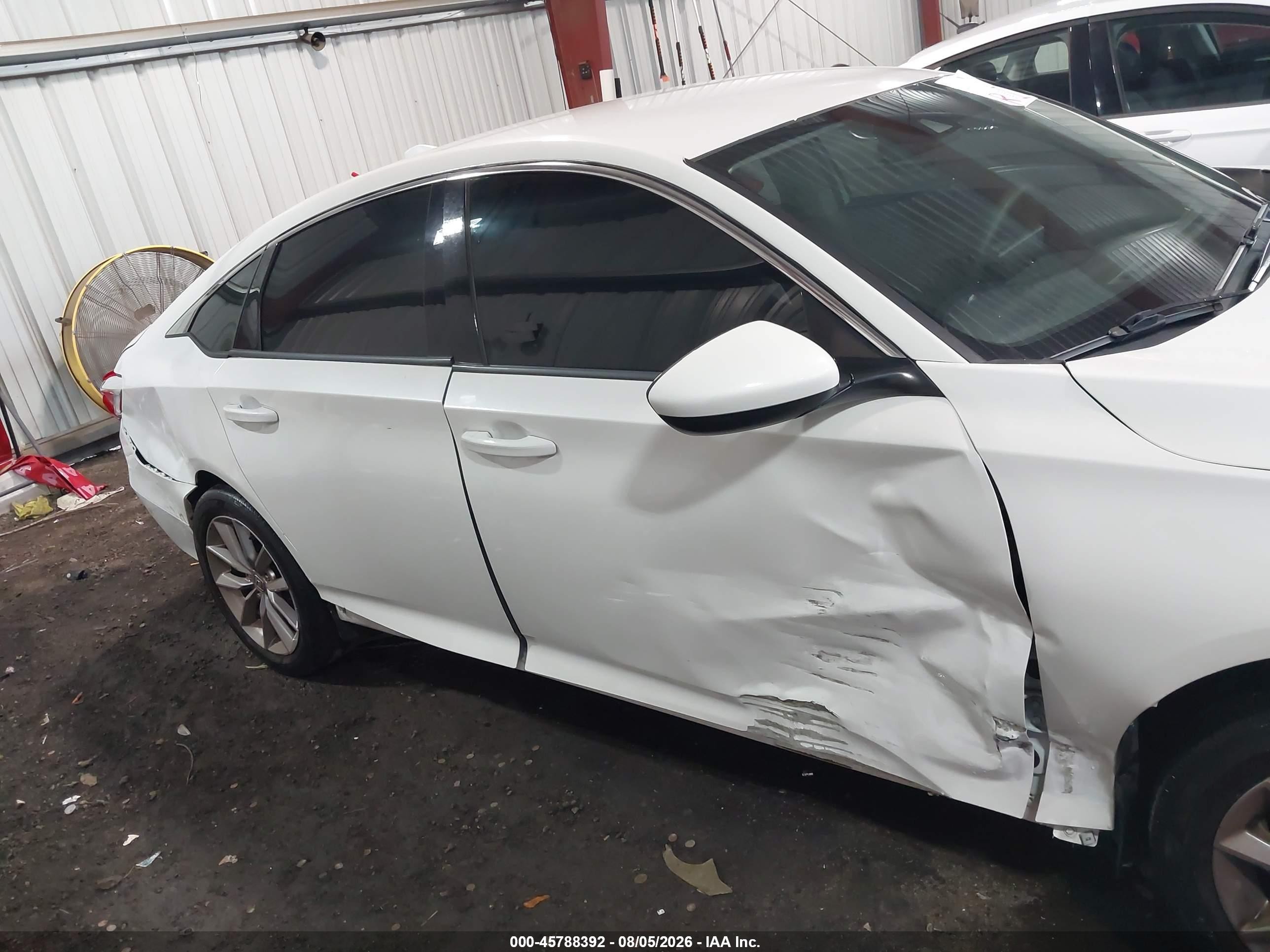 2021 Honda Accord Lx Белый vin: 1HGCV1F12MA037623
