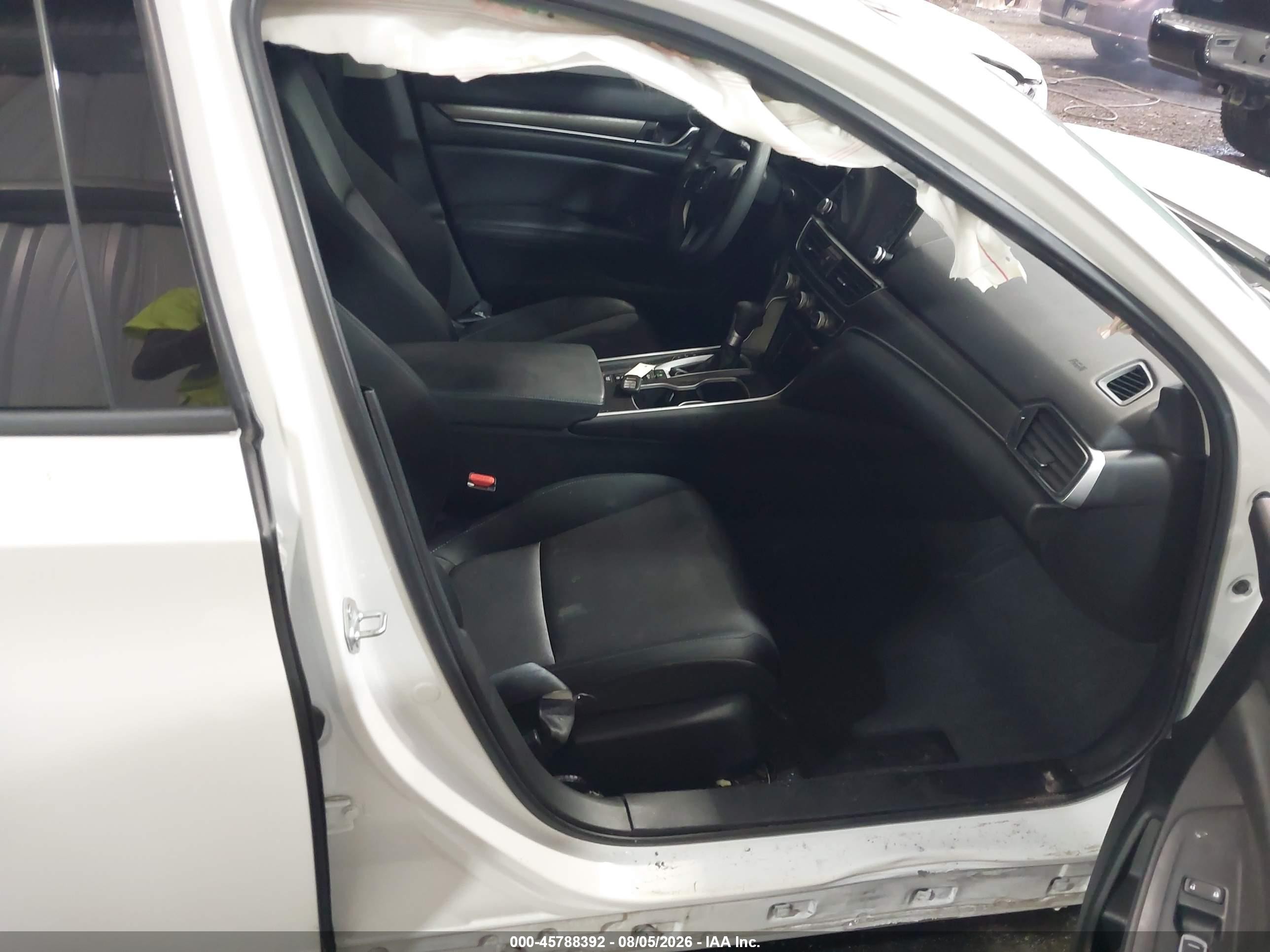 2021 Honda Accord Lx Белый vin: 1HGCV1F12MA037623
