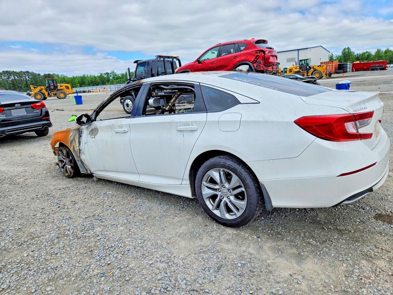 2018 Honda Accord Lx White vin: 1HGCV1F13JA180821