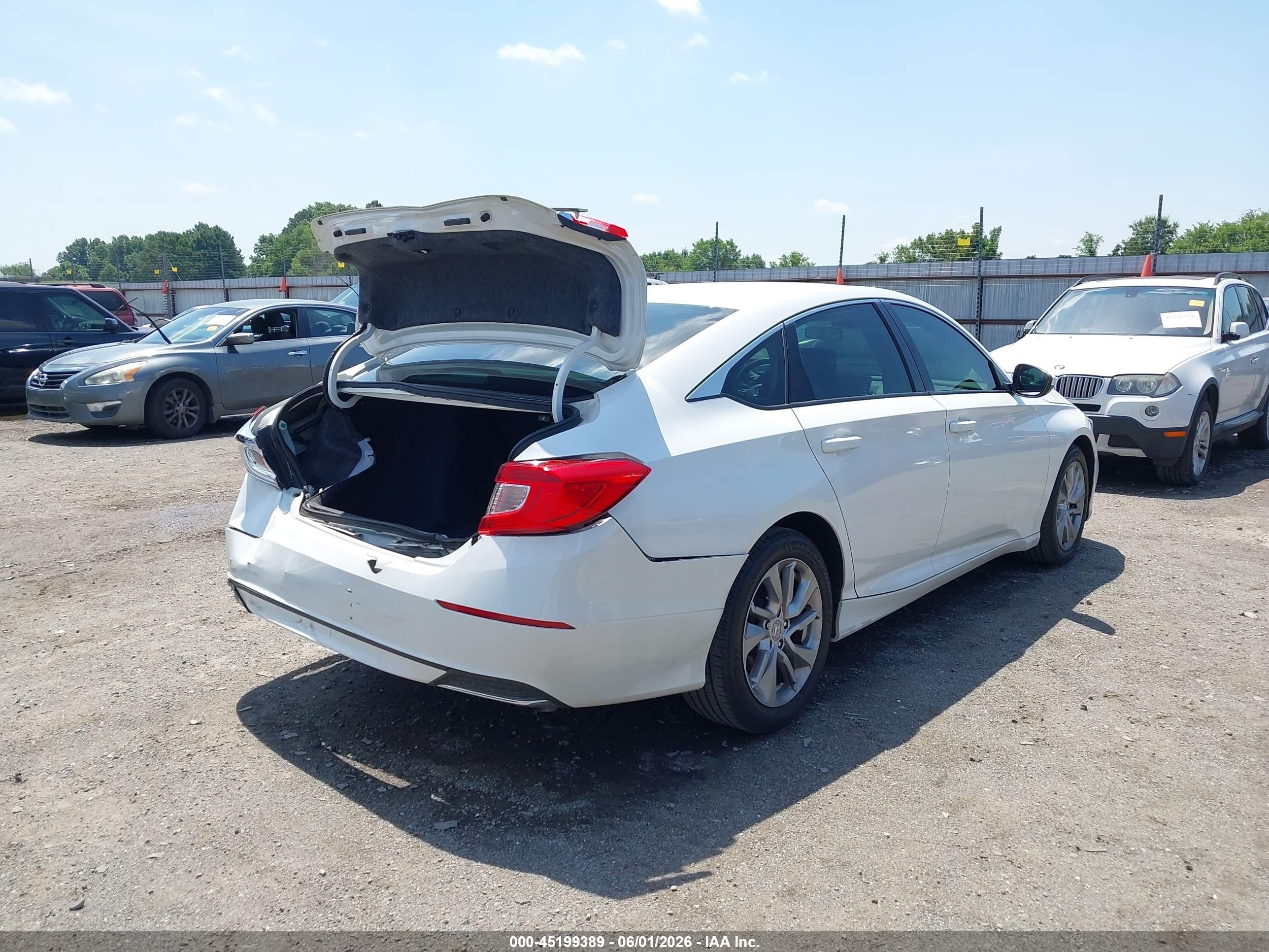 2018 Honda Accord Lx White vin: 1HGCV1F17JA246674