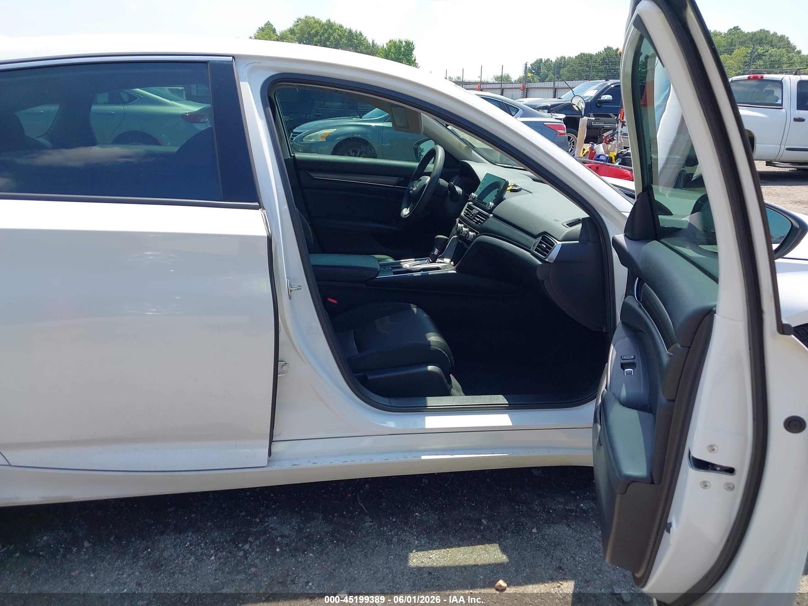 2018 Honda Accord Lx White vin: 1HGCV1F17JA246674
