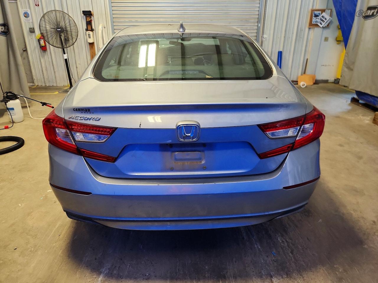 2018 Honda Accord Lx Silver vin: 1HGCV1F1XJA025179