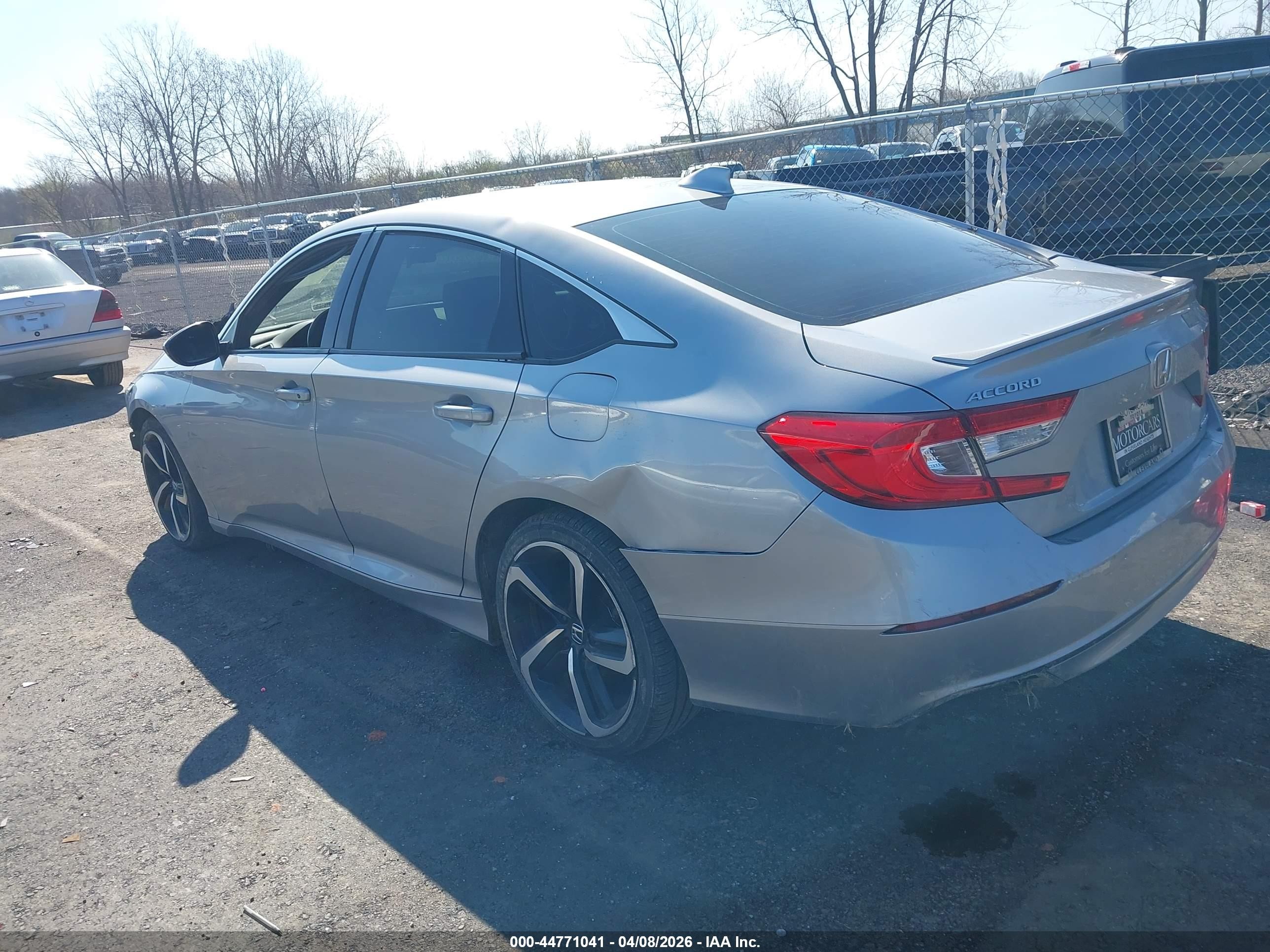 2018 Honda Accord Sport Silver vin: 1HGCV1F31JA008806