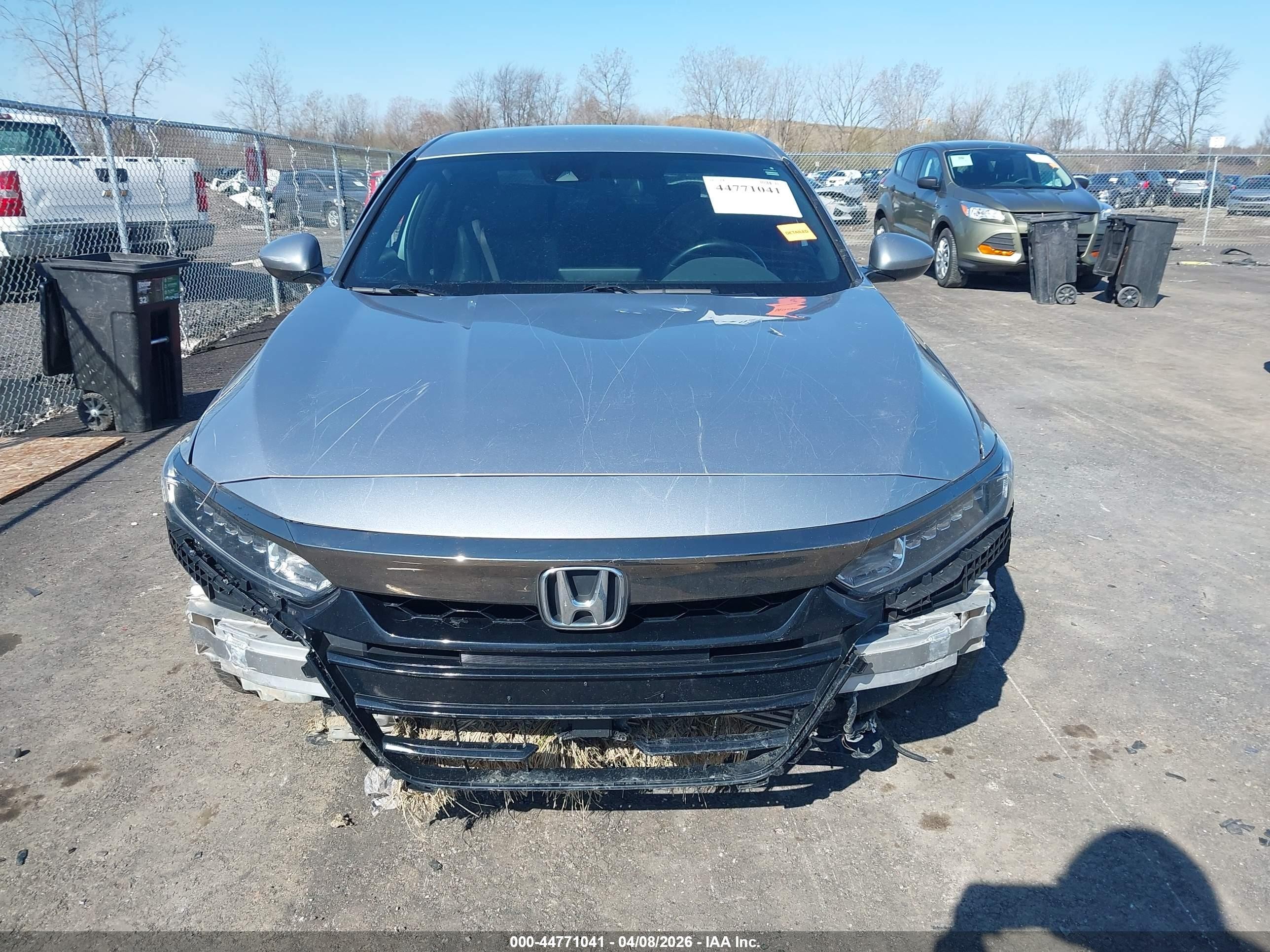 2018 Honda Accord Sport Silver vin: 1HGCV1F31JA008806