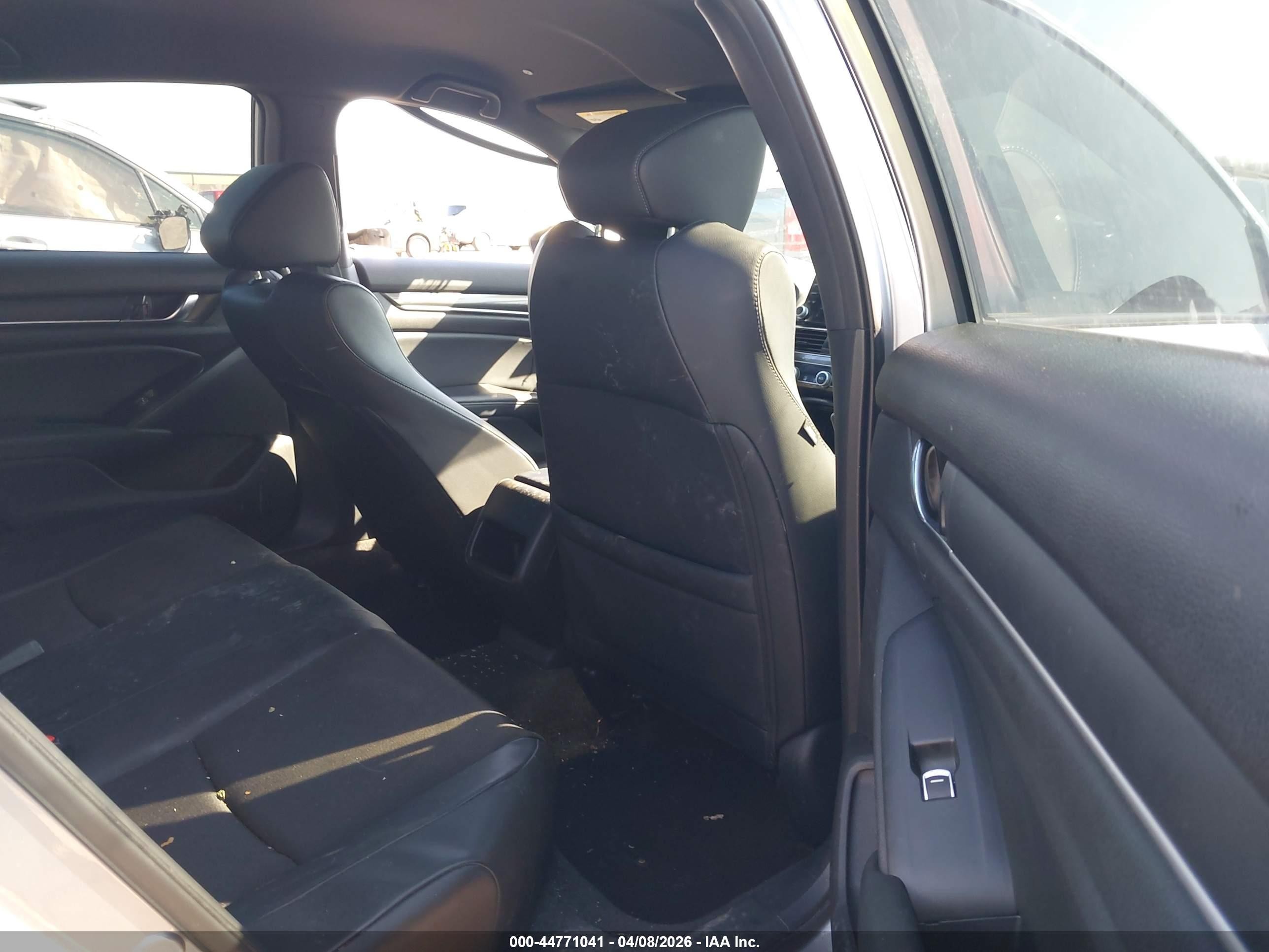 2018 Honda Accord Sport Silver vin: 1HGCV1F31JA008806