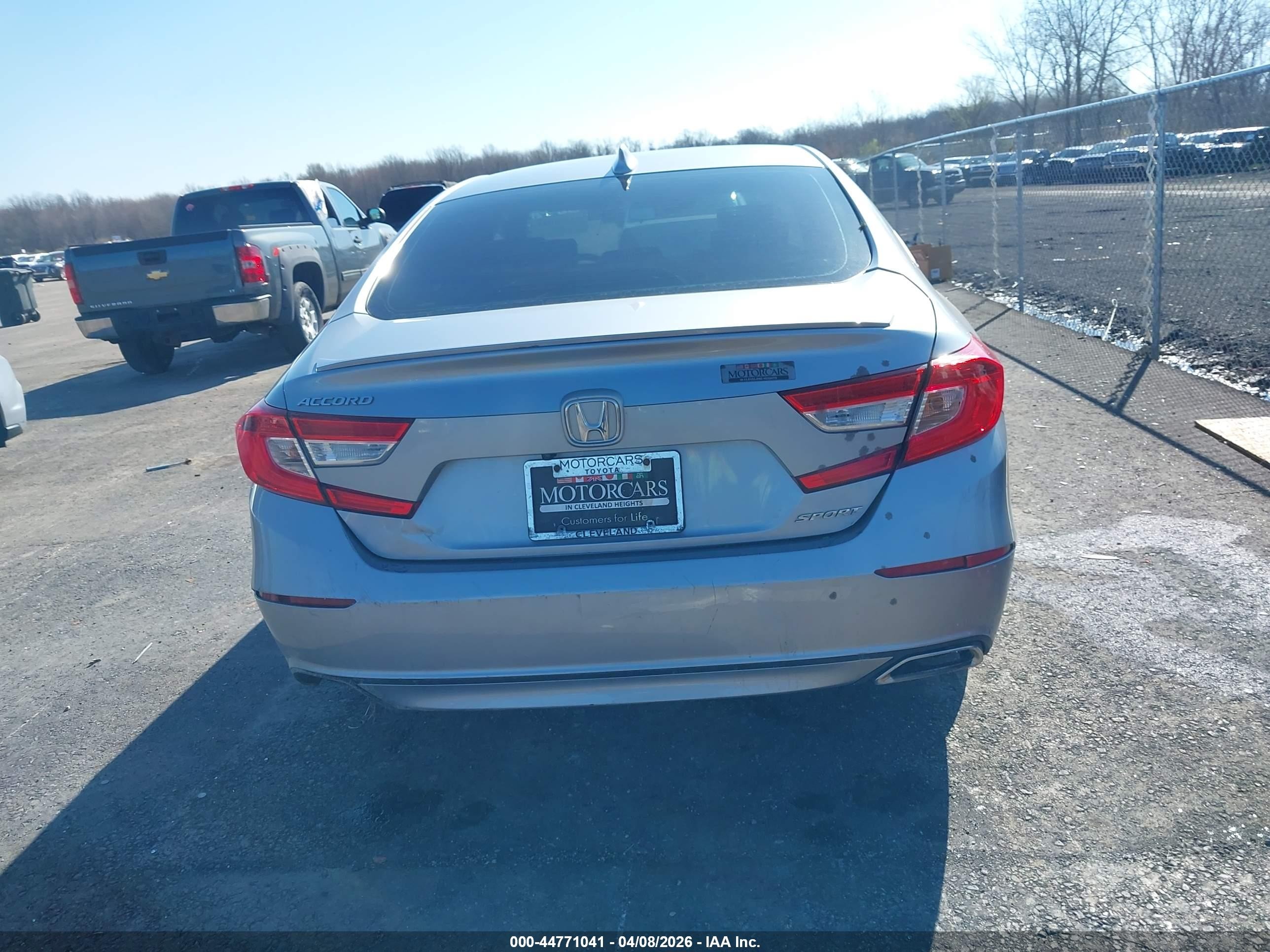 2018 Honda Accord Sport Silver vin: 1HGCV1F31JA008806