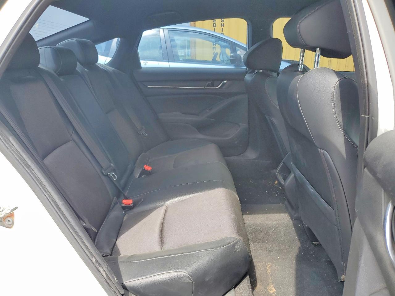 2018 Honda Accord Sport White vin: 1HGCV1F32JA184523