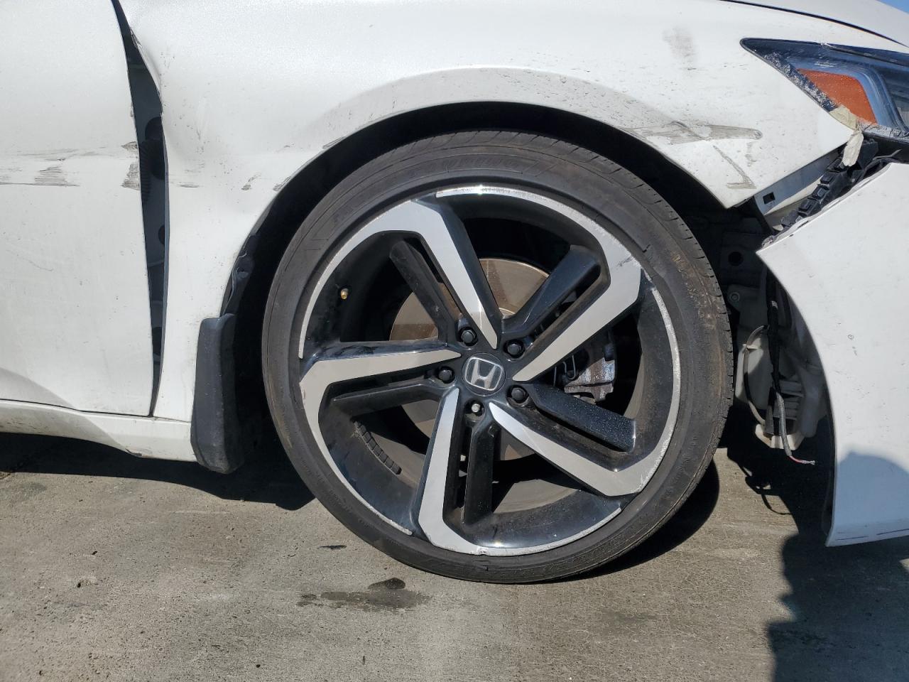 2022 Honda Accord Sport Белый vin: 1HGCV1F33NA119184 Damage: Right Front Wheel, Curb Rash, > 12 Inches