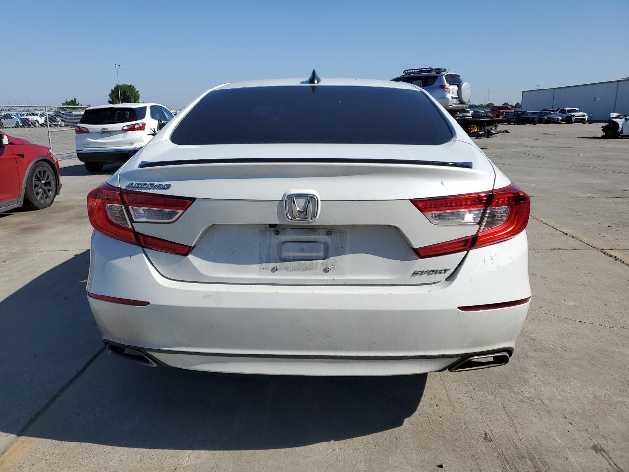 2022 Honda Accord Sport Белый vin: 1HGCV1F33NA119184 Damage: Rear Bumper, Multiple Scratches Light, 3