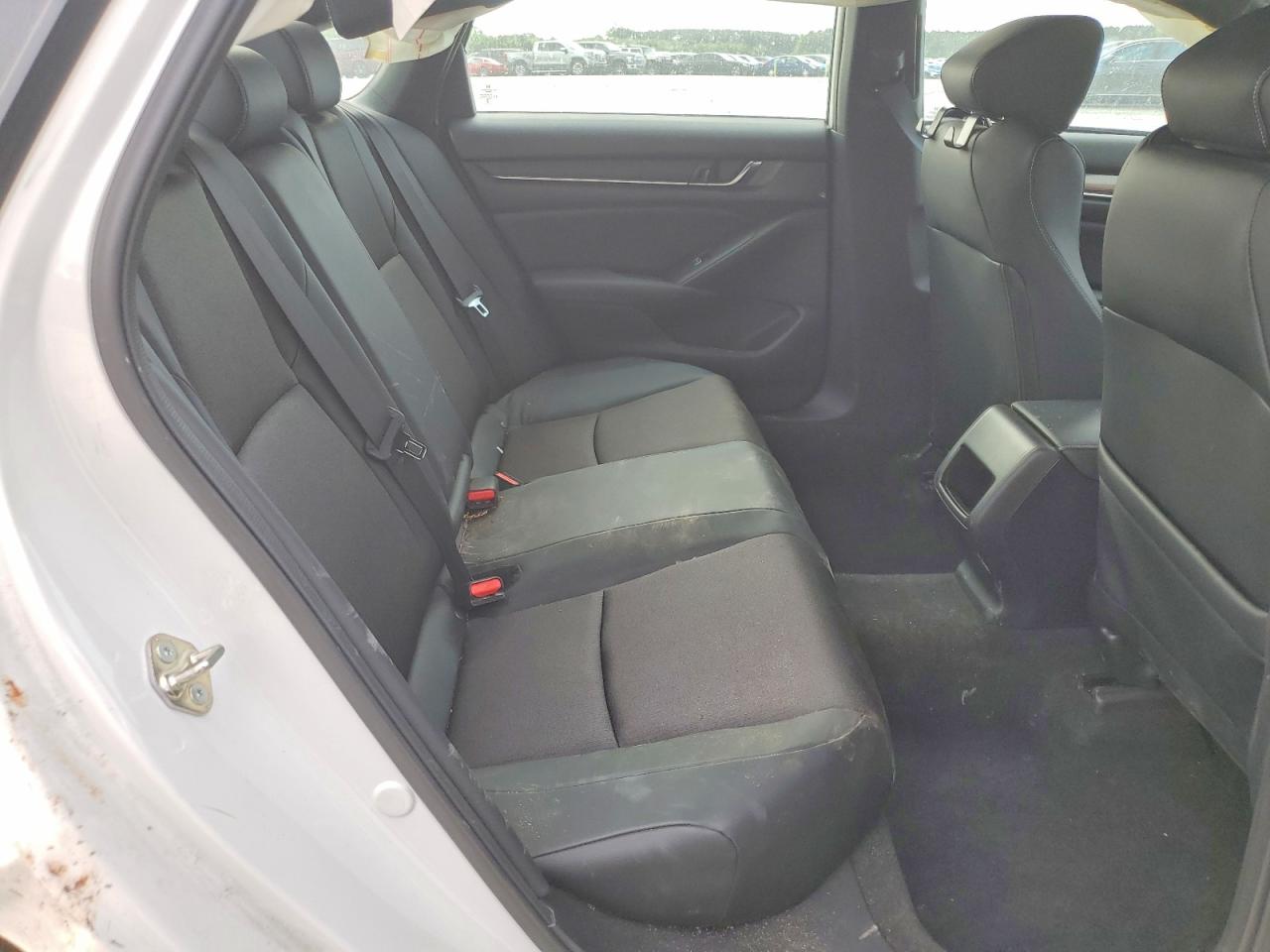 2018 Honda Accord Sport White vin: 1HGCV1F34JA129703