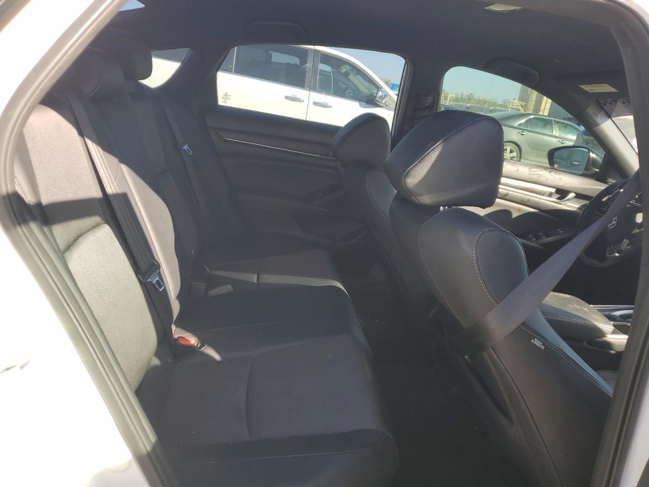 2018 Honda Accord Sport White vin: 1HGCV1F36JA239054