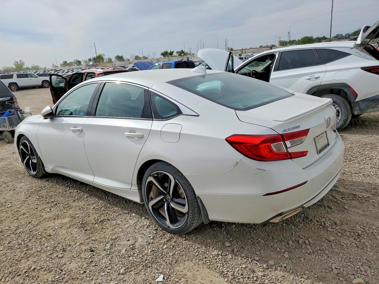 2018 Honda Accord Sport White vin: 1HGCV1F38JA061700