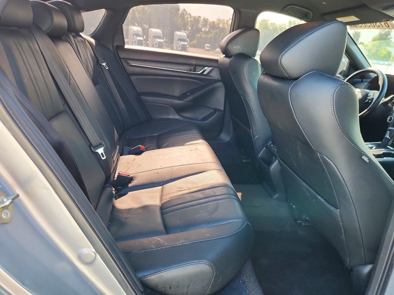 2019 Honda Accord Sport Silver vin: 1HGCV1F38KA170112