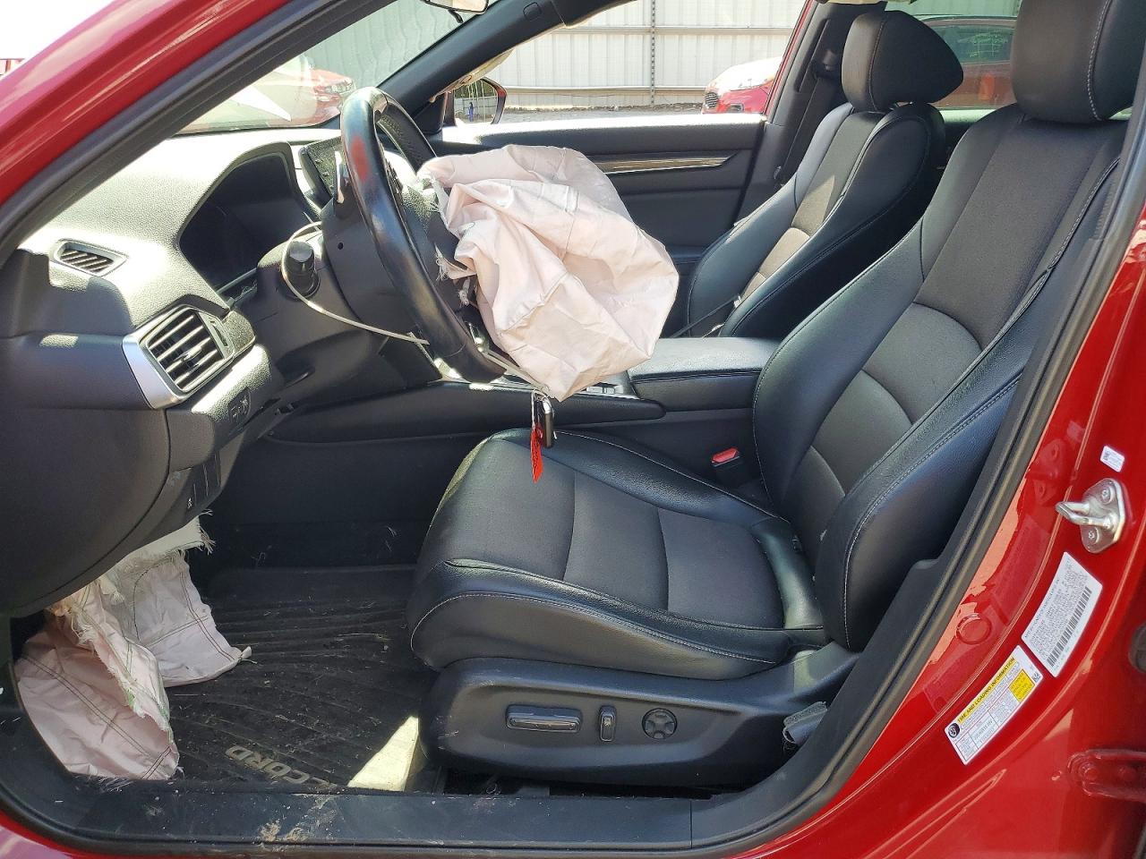 2018 Honda Accord Sport Red vin: 1HGCV1F3XJA031548