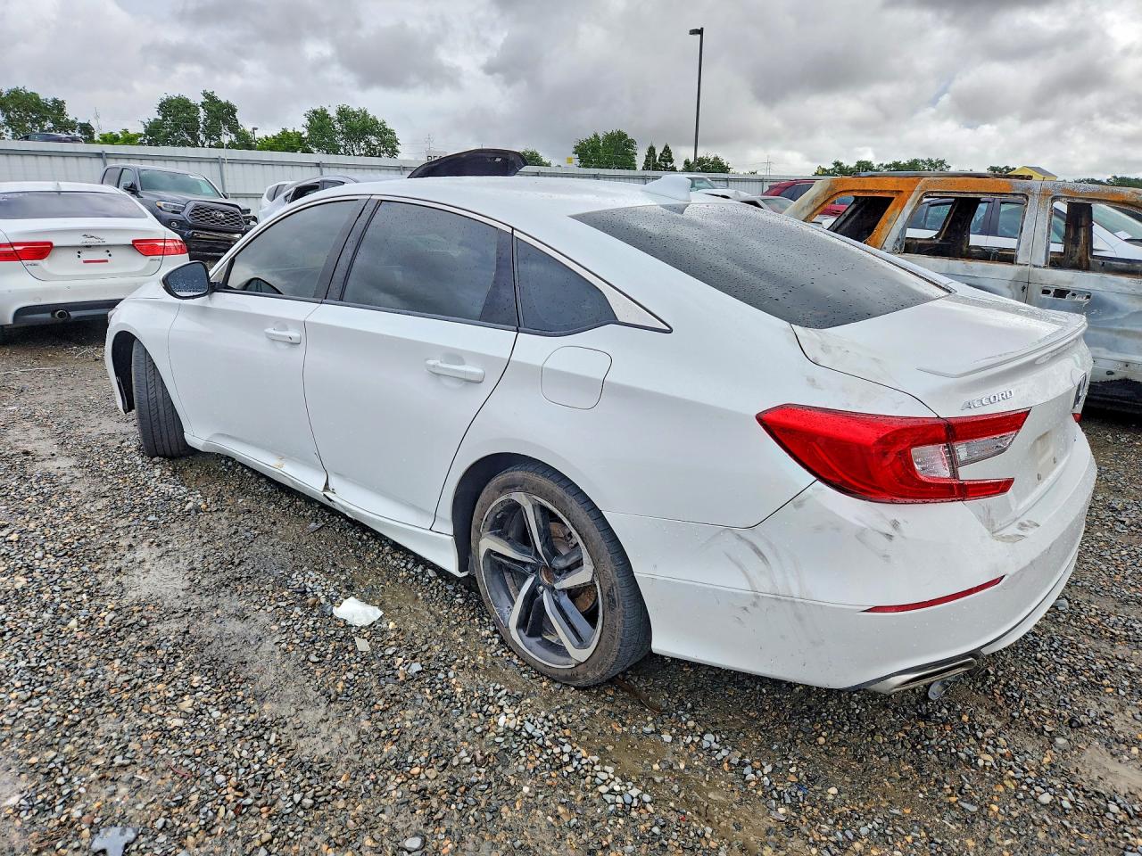 2018 Honda Accord Sport White vin: 1HGCV1F3XJA193339