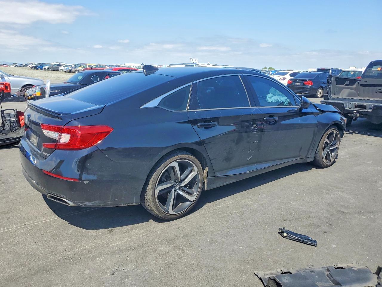 2018 Honda Accord Sport Черный vin: 1HGCV1F3XJA223956