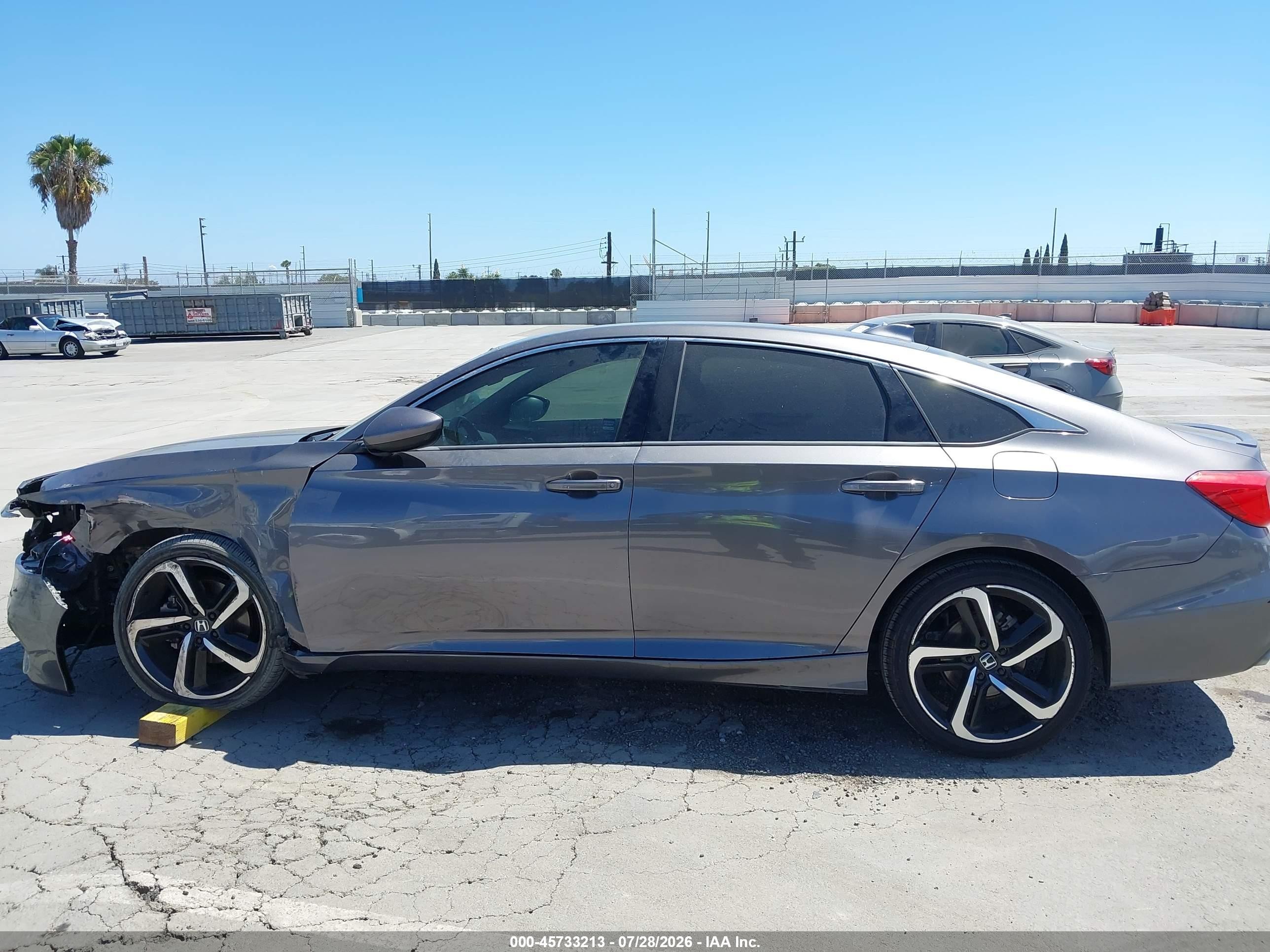 2018 Honda Accord Sport Gray vin: 1HGCV1F3XJA262983