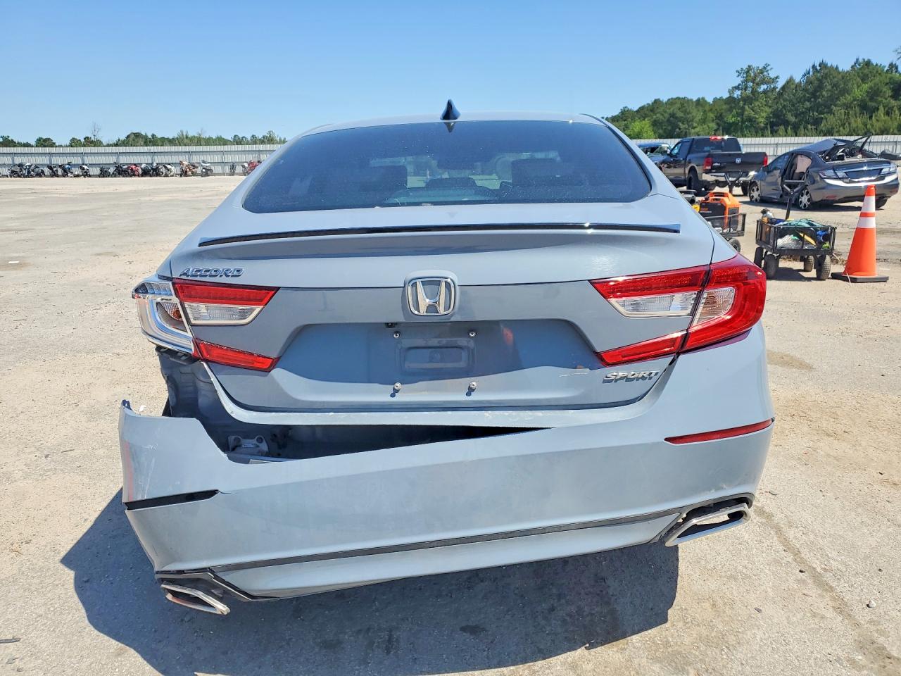 2022 Honda Accord Sport Silver vin: 1HGCV1F3XNA112698