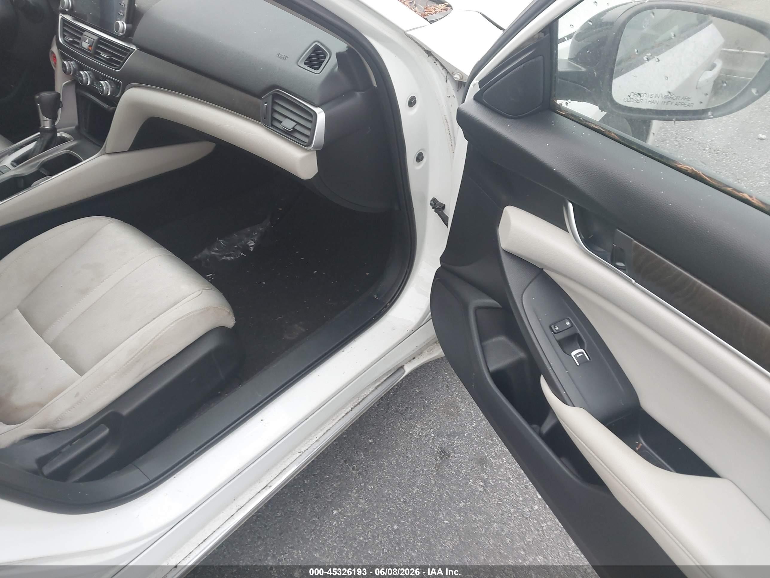 2018 Honda Accord Ex Белый vin: 1HGCV1F40JA254495