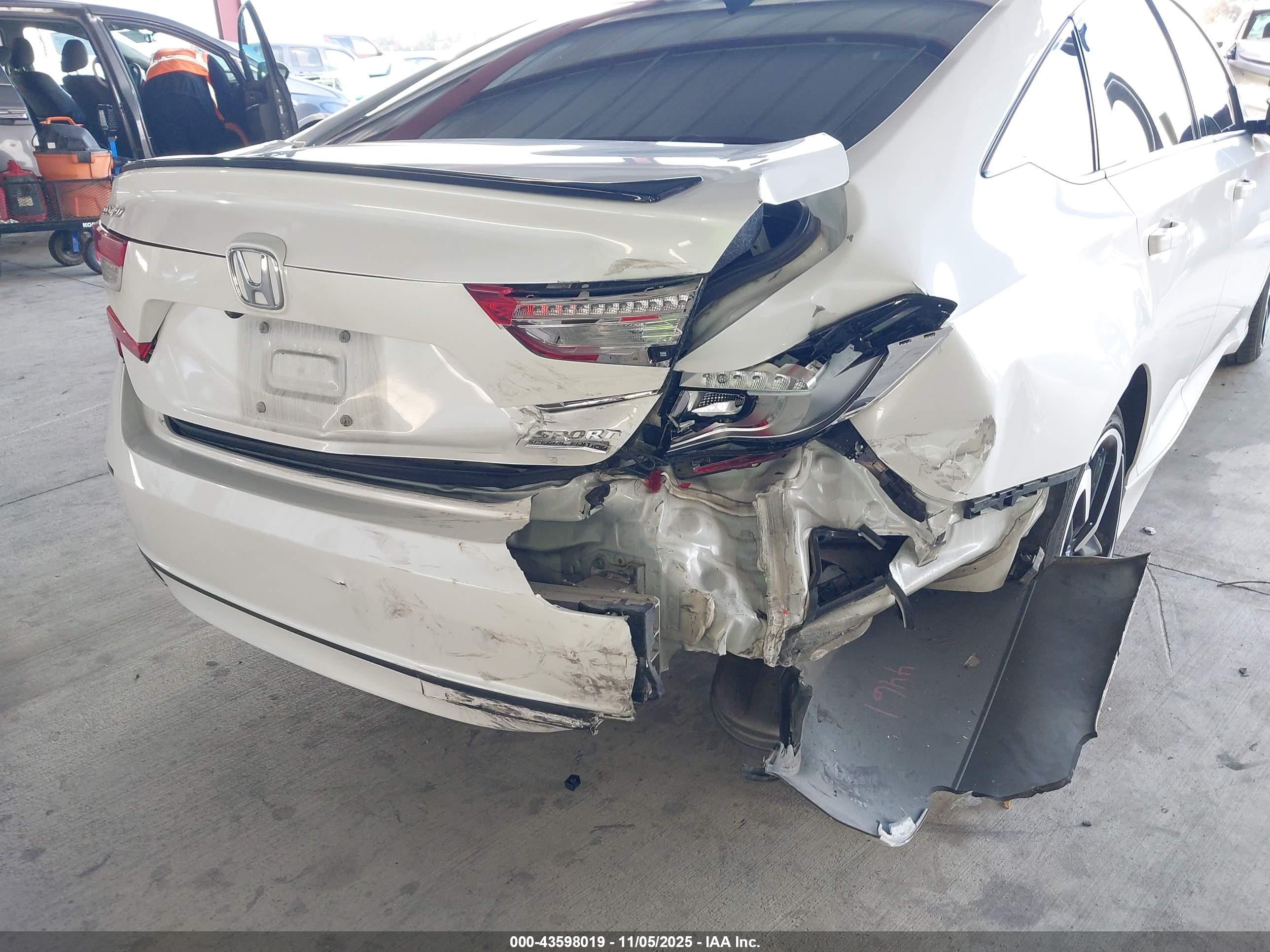 2022 Honda Accord Sport Special Edition White vin: 1HGCV1F44NA001301