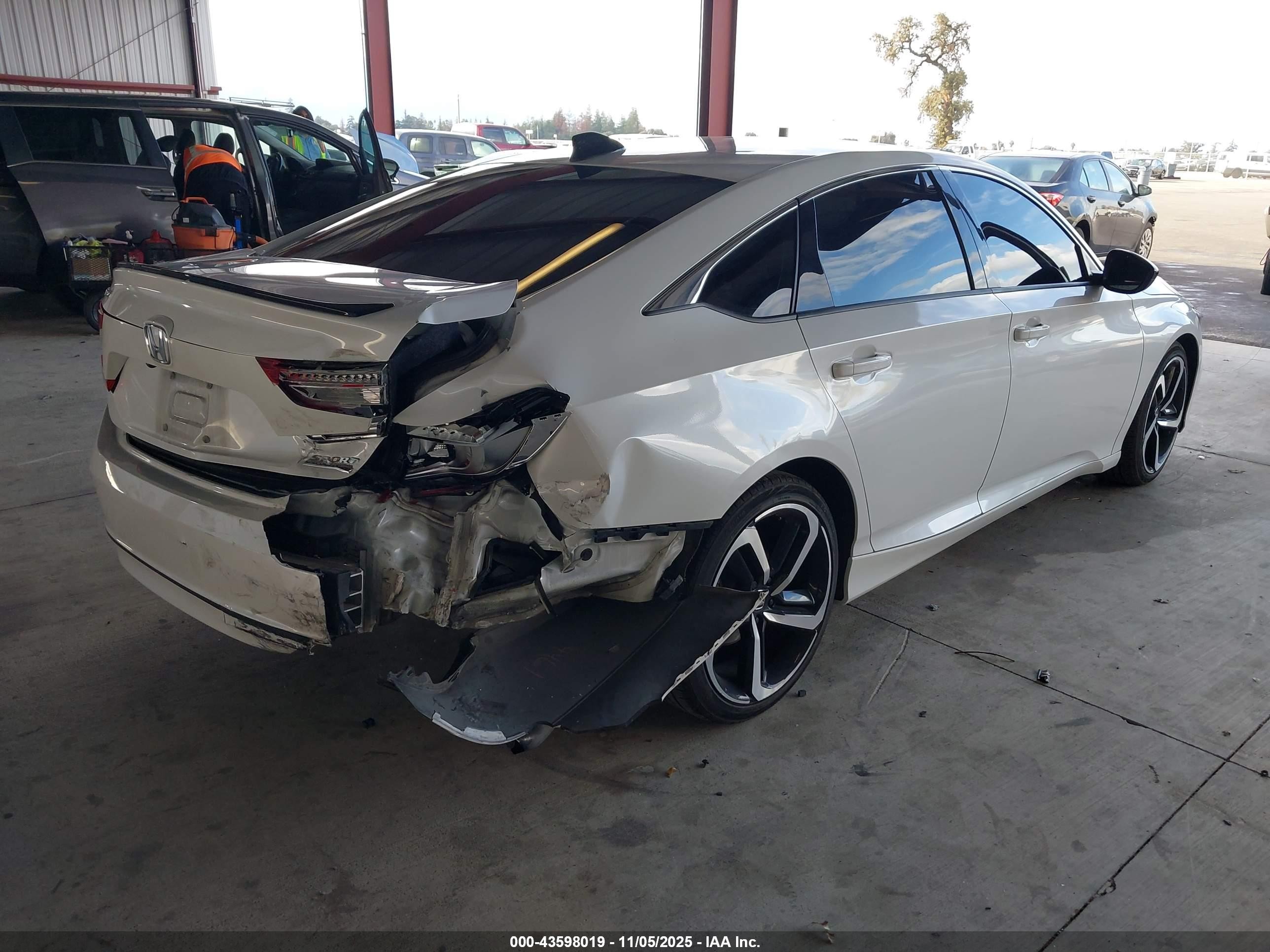2022 Honda Accord Sport Special Edition White vin: 1HGCV1F44NA001301