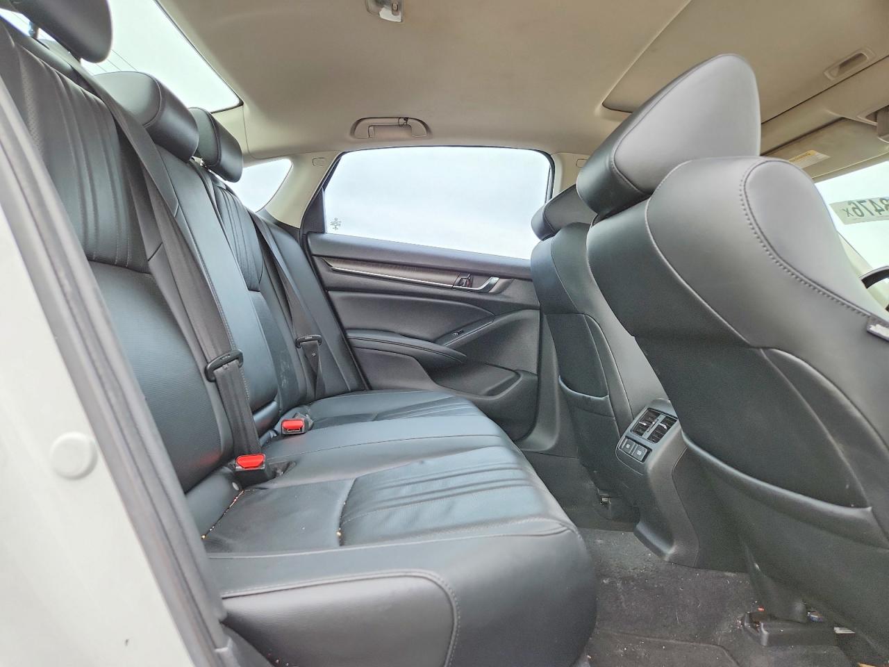 2022 Honda Accord Exl White vin: 1HGCV1F52NA030224