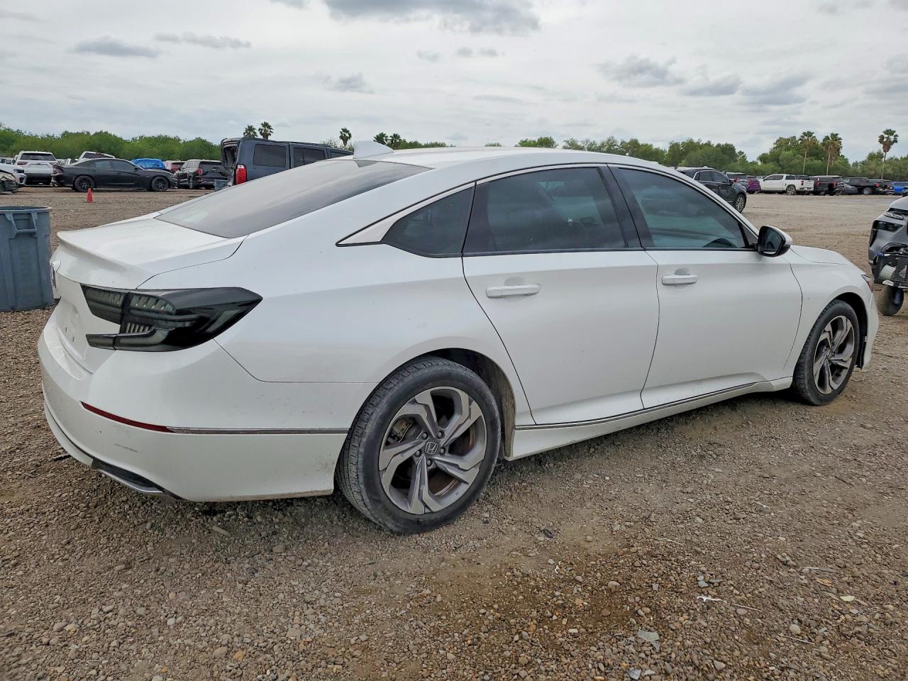 2018 Honda Accord Exl White vin: 1HGCV1F55JA094073
