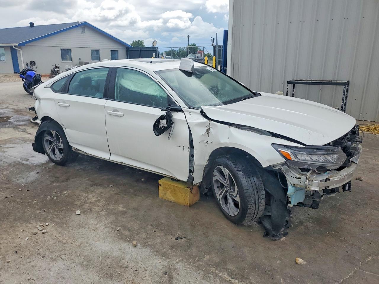 2018 Honda Accord Exl White vin: 1HGCV1F61JA025065