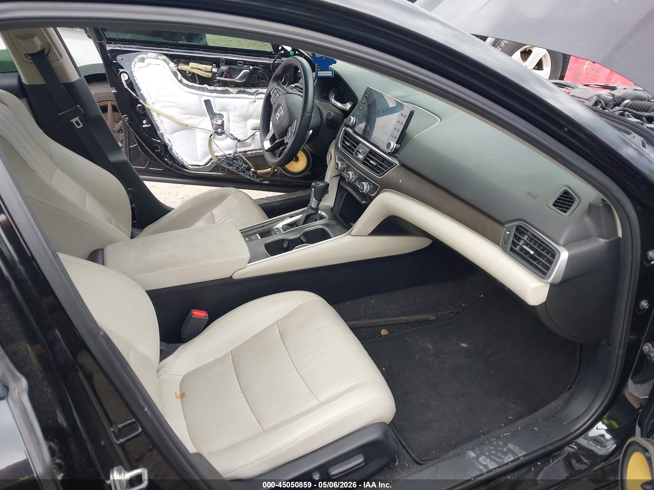 2018 Honda Accord Touring Черный vin: 1HGCV1F90JA100817