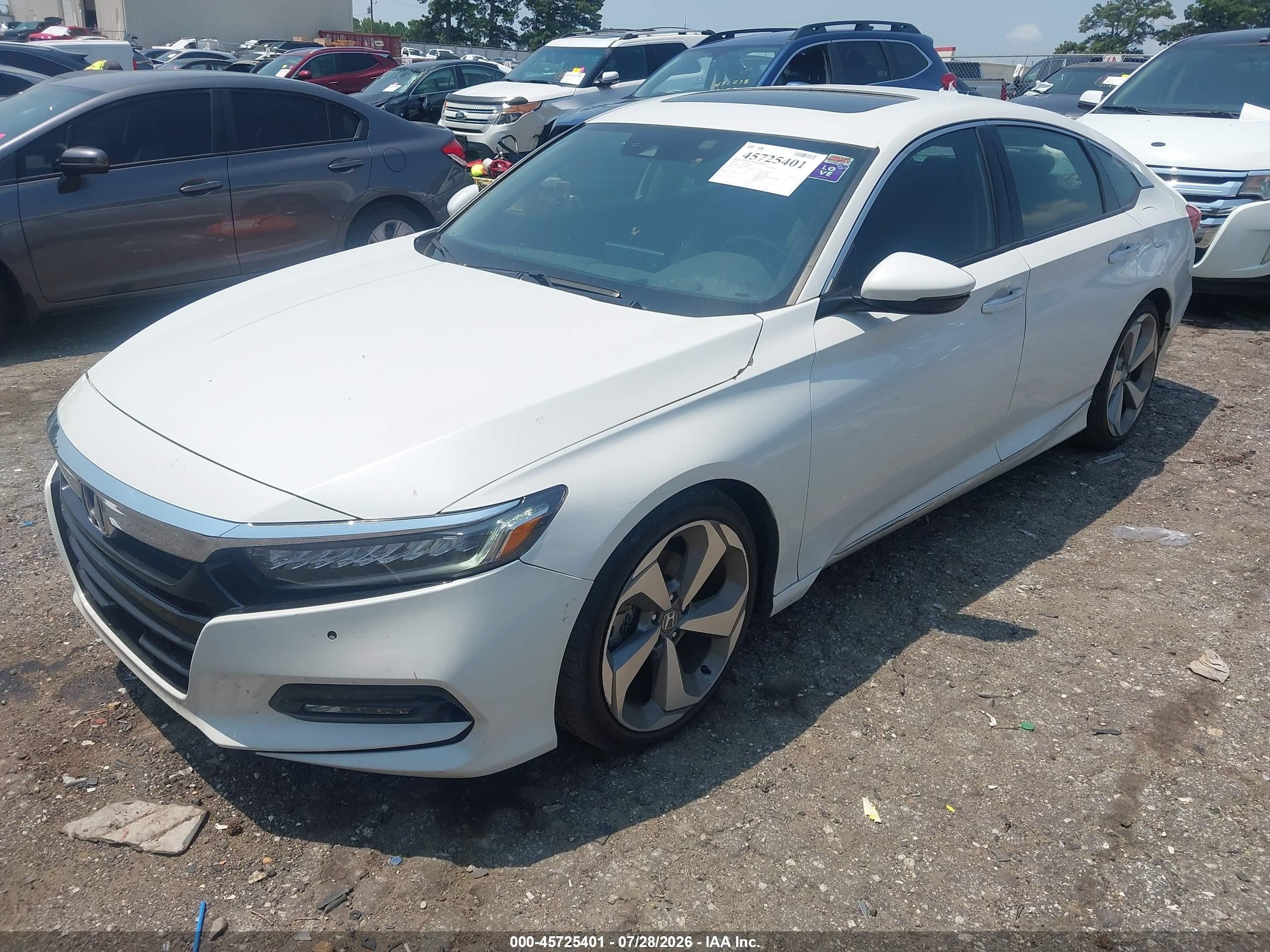 2018 Honda Accord Touring White vin: 1HGCV1F99JA008041