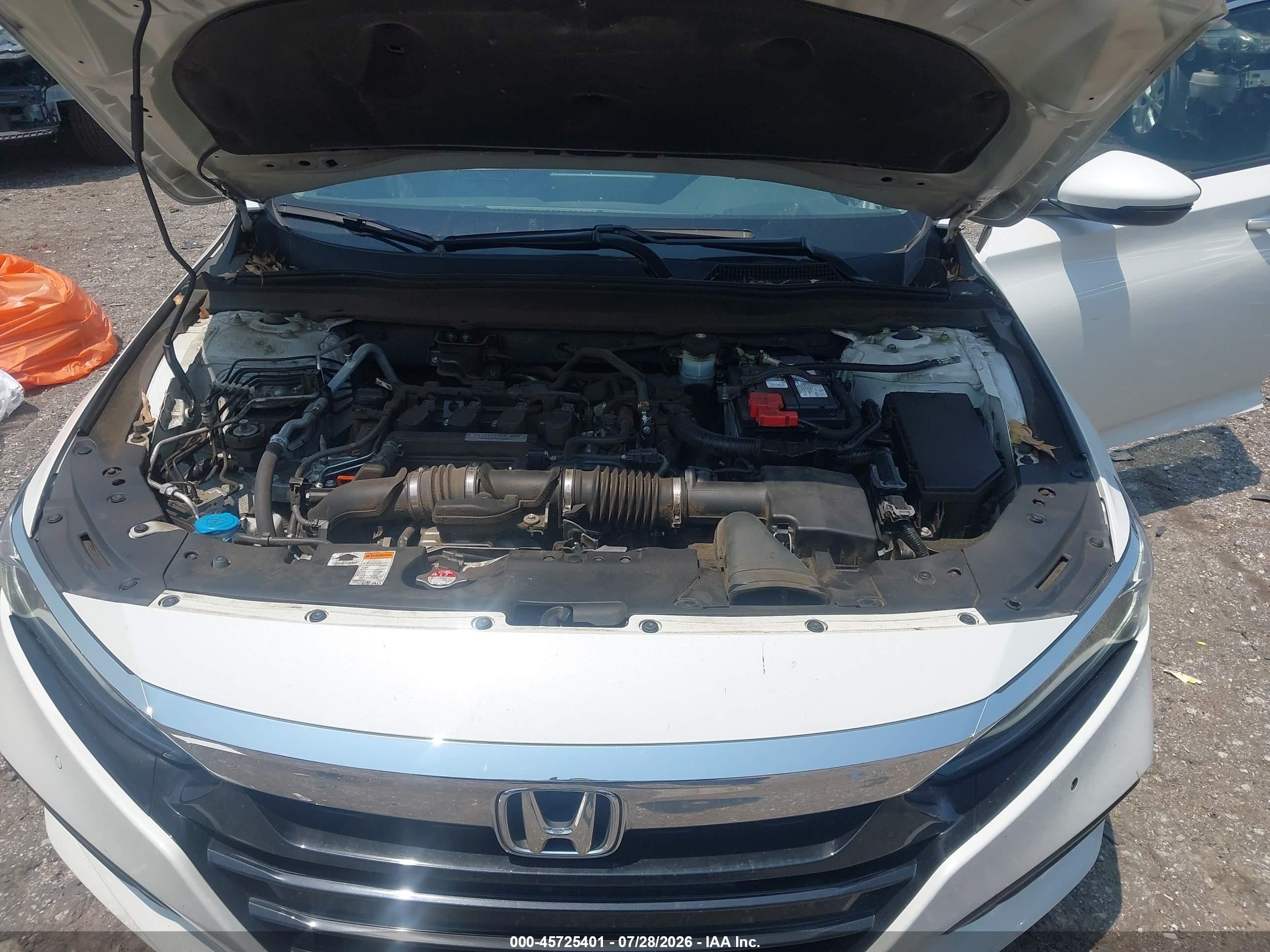 2018 Honda Accord Touring White vin: 1HGCV1F99JA008041