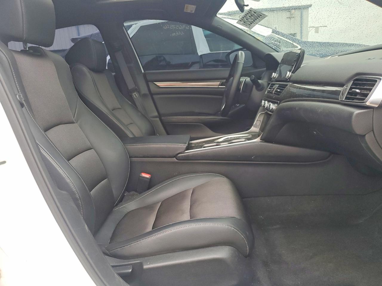 2018 Honda Accord Sport White vin: 1HGCV2F34JA023807