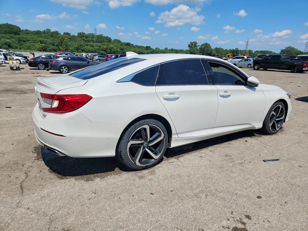 2018 Honda Accord Sport White vin: 1HGCV2F34JA023807