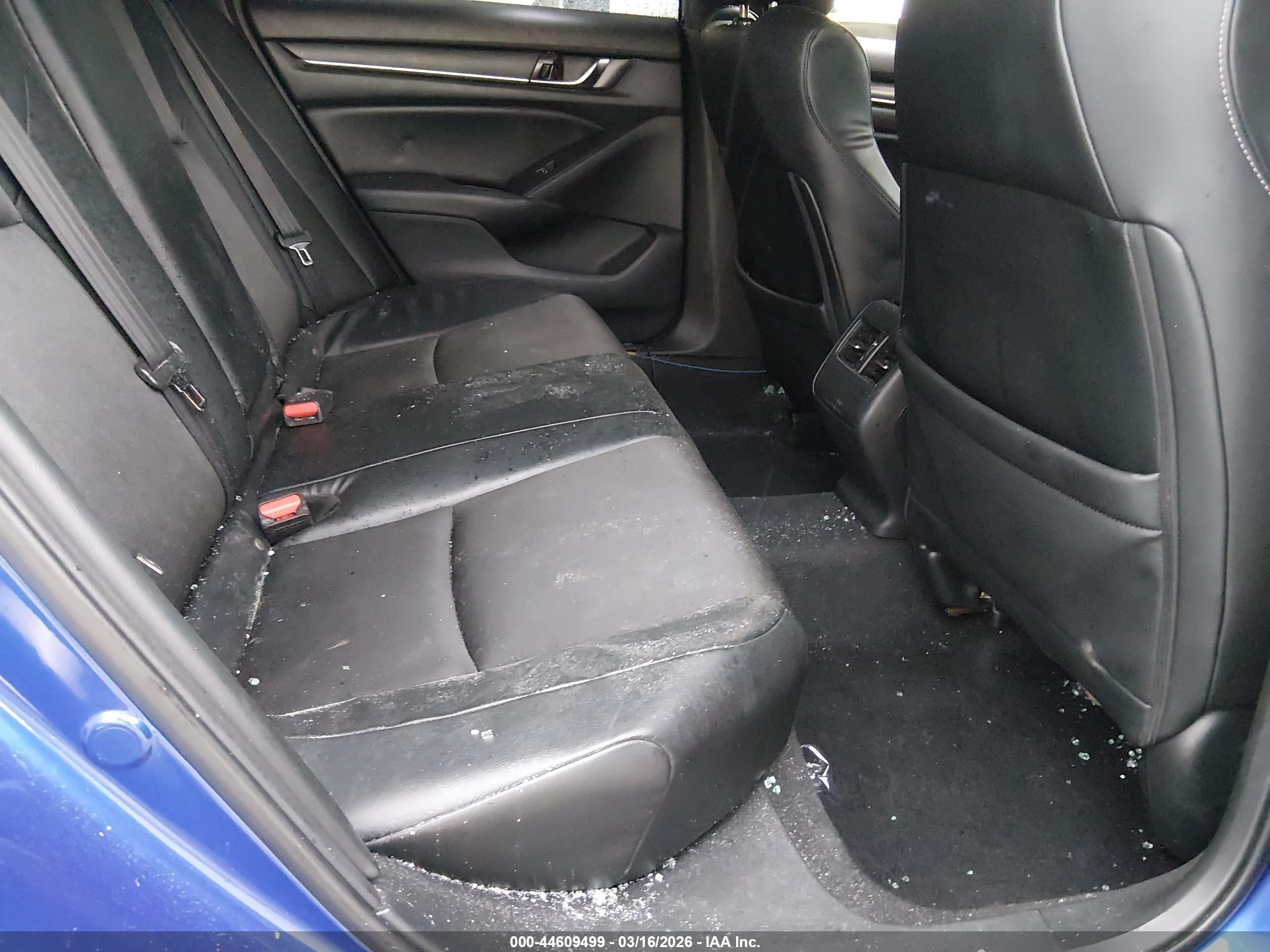 2018 Honda Accord Sport 2.0t Blue vin: 1HGCV2F36JA051558