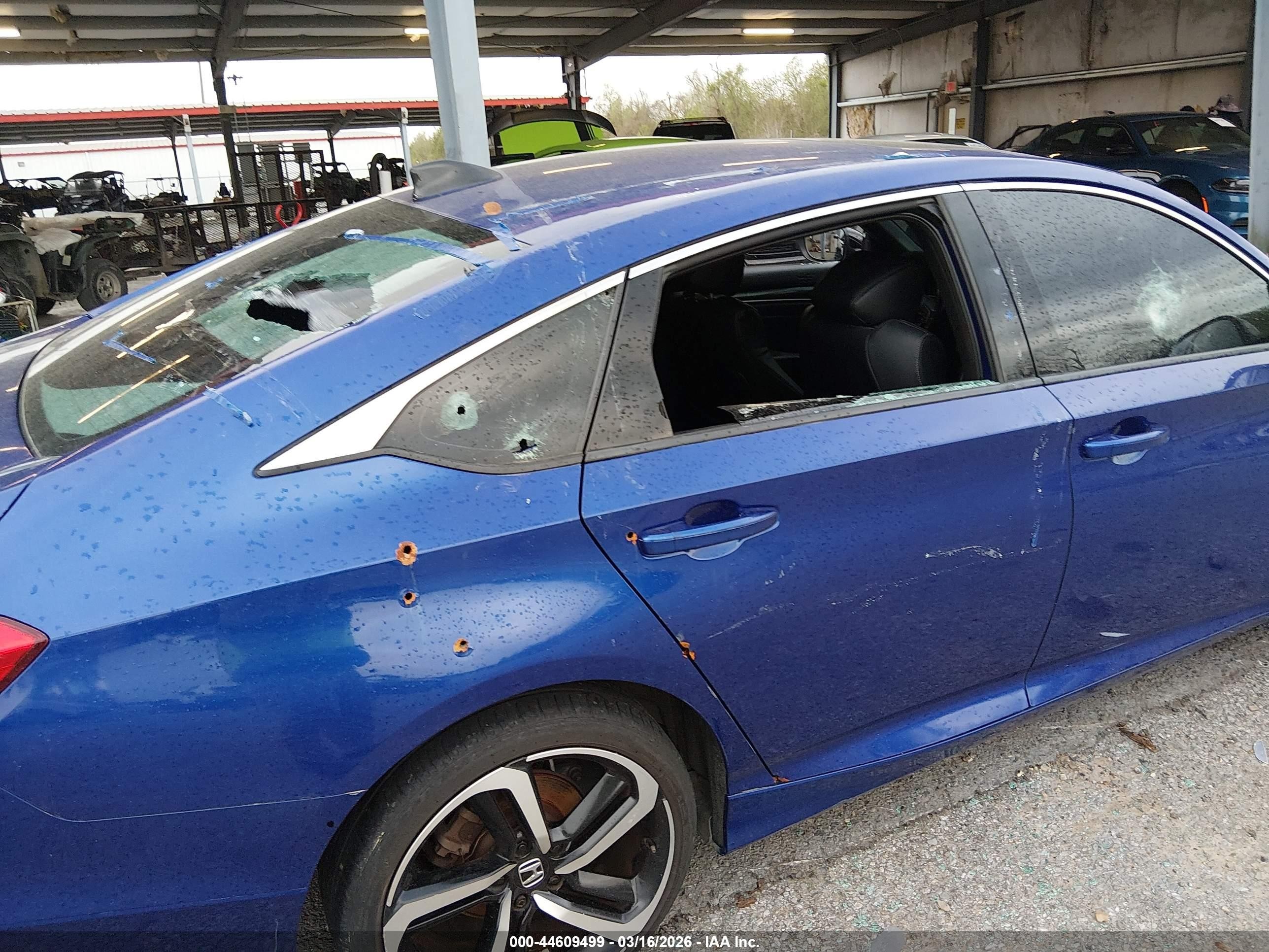 2018 Honda Accord Sport 2.0t Blue vin: 1HGCV2F36JA051558
