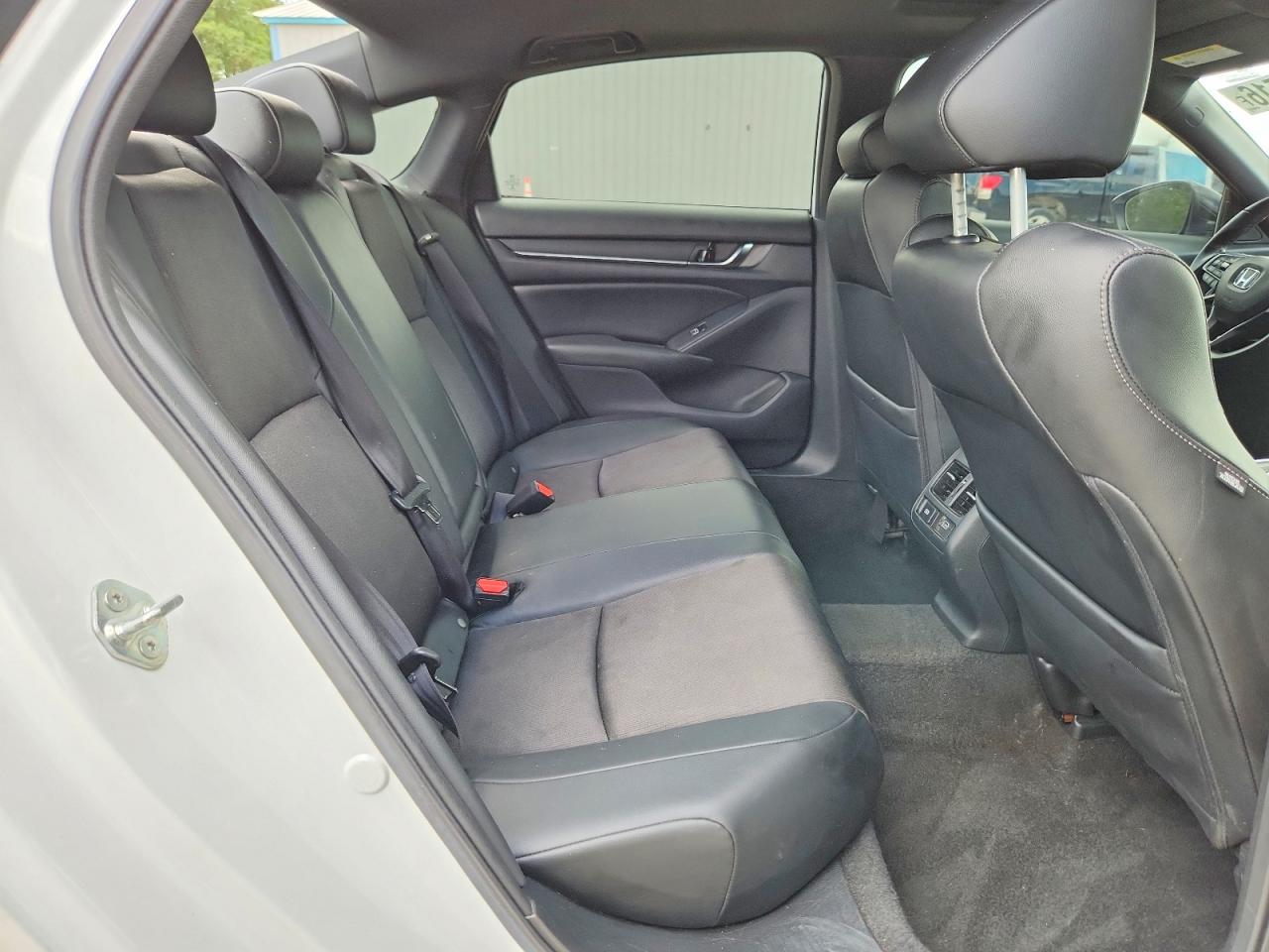 2022 Honda Accord Sport White vin: 1HGCV2F39NA004627