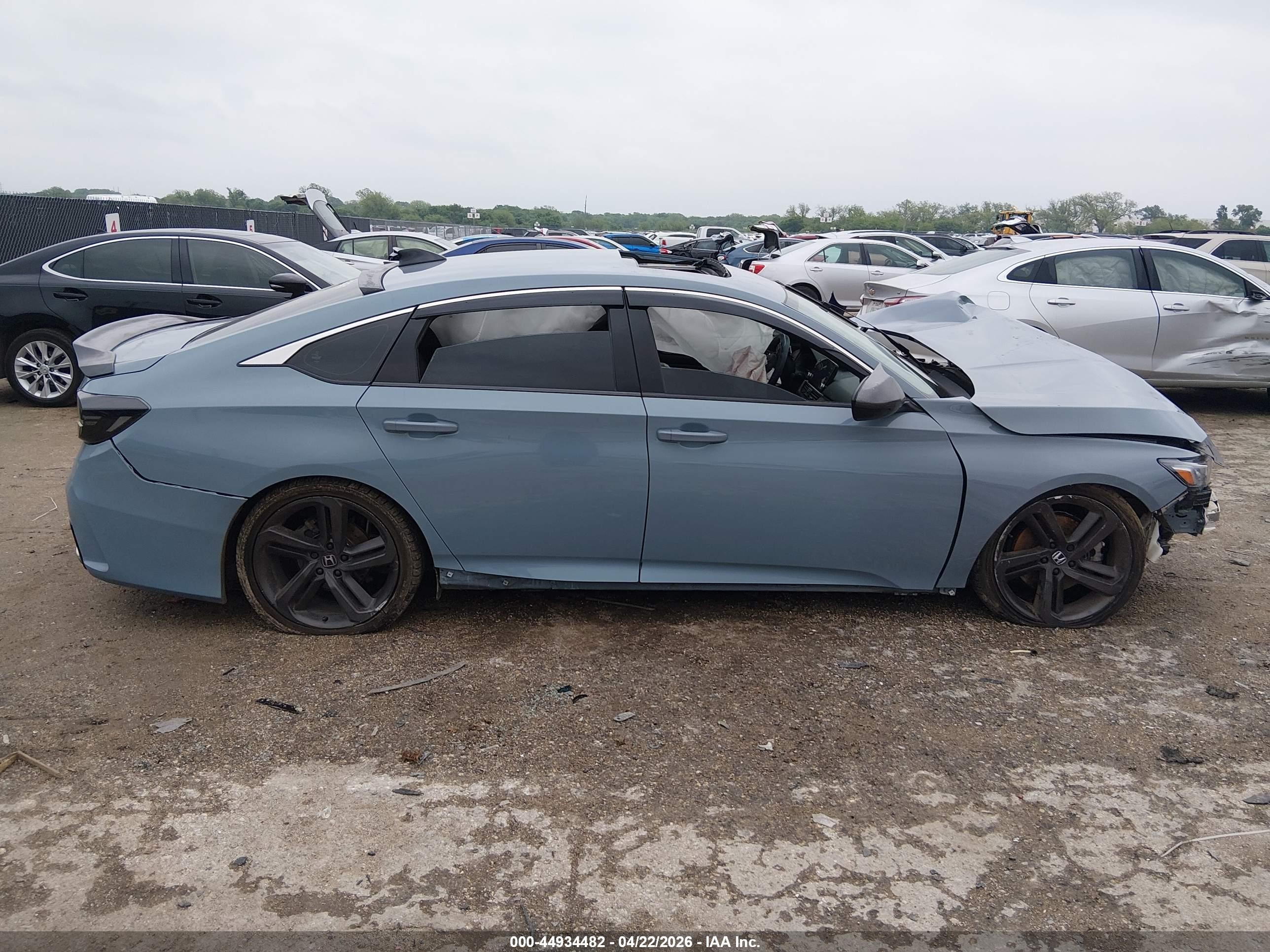2022 Honda Accord Sport 2.0t Blue vin: 1HGCV2F3XNA022814