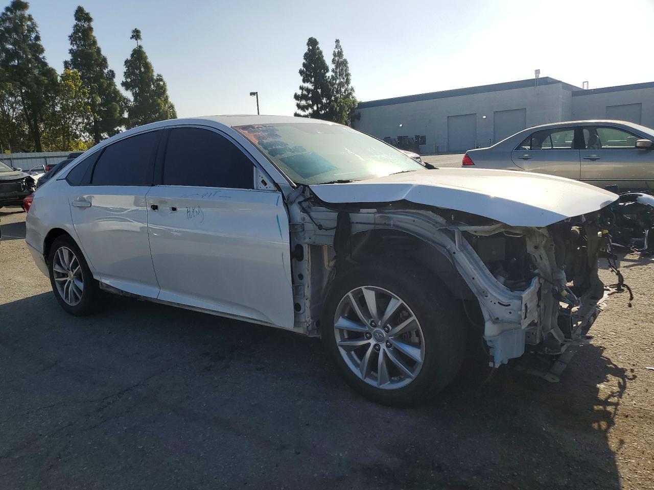 2018 Honda Accord Exl Белый vin: 1HGCV2F51JA028187