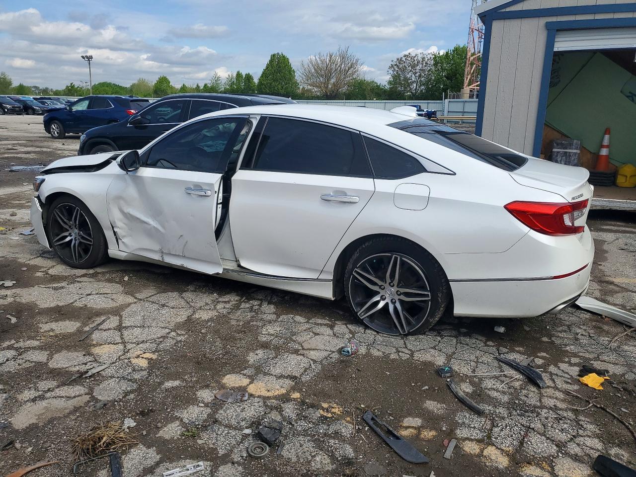 2021 Honda Accord Touring White vin: 1HGCV2F91MA005158